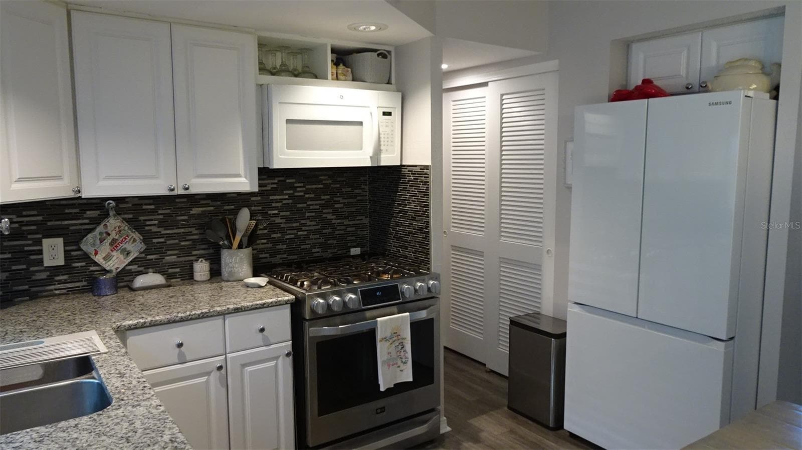 Condominium at 7868 40TH AVE N #7868, ST PETERSBURG, photo 32 of 48