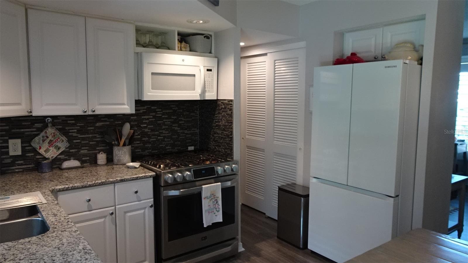 Condominium at 7868 40TH AVE N #7868, ST PETERSBURG, photo 33 of 48