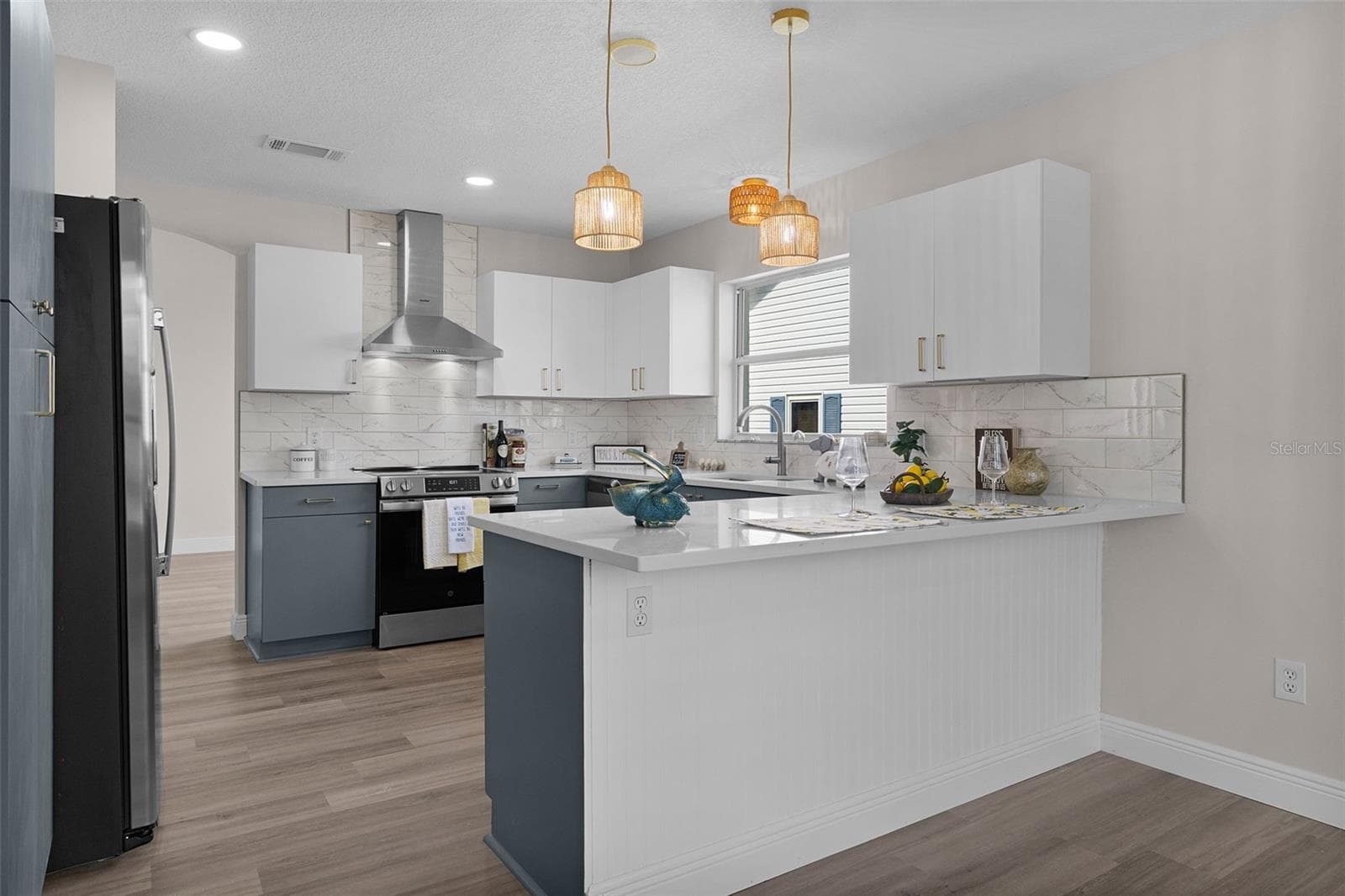 Counter space for more seating. - 1012 DIEGO CT, LADY LAKE