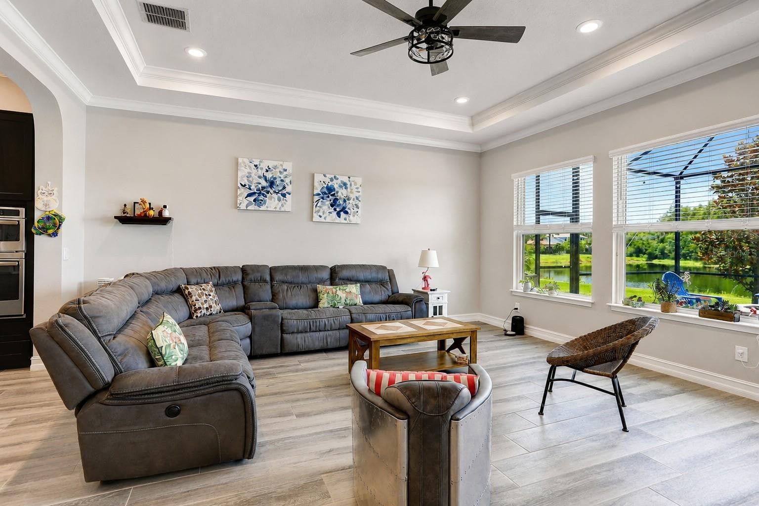 Family Room - 18014 WOODLAND VIEW DR, LUTZ