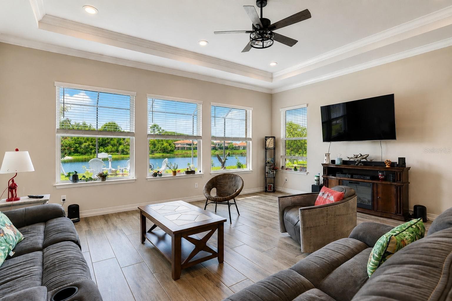 Family Room - 18014 WOODLAND VIEW DR, LUTZ