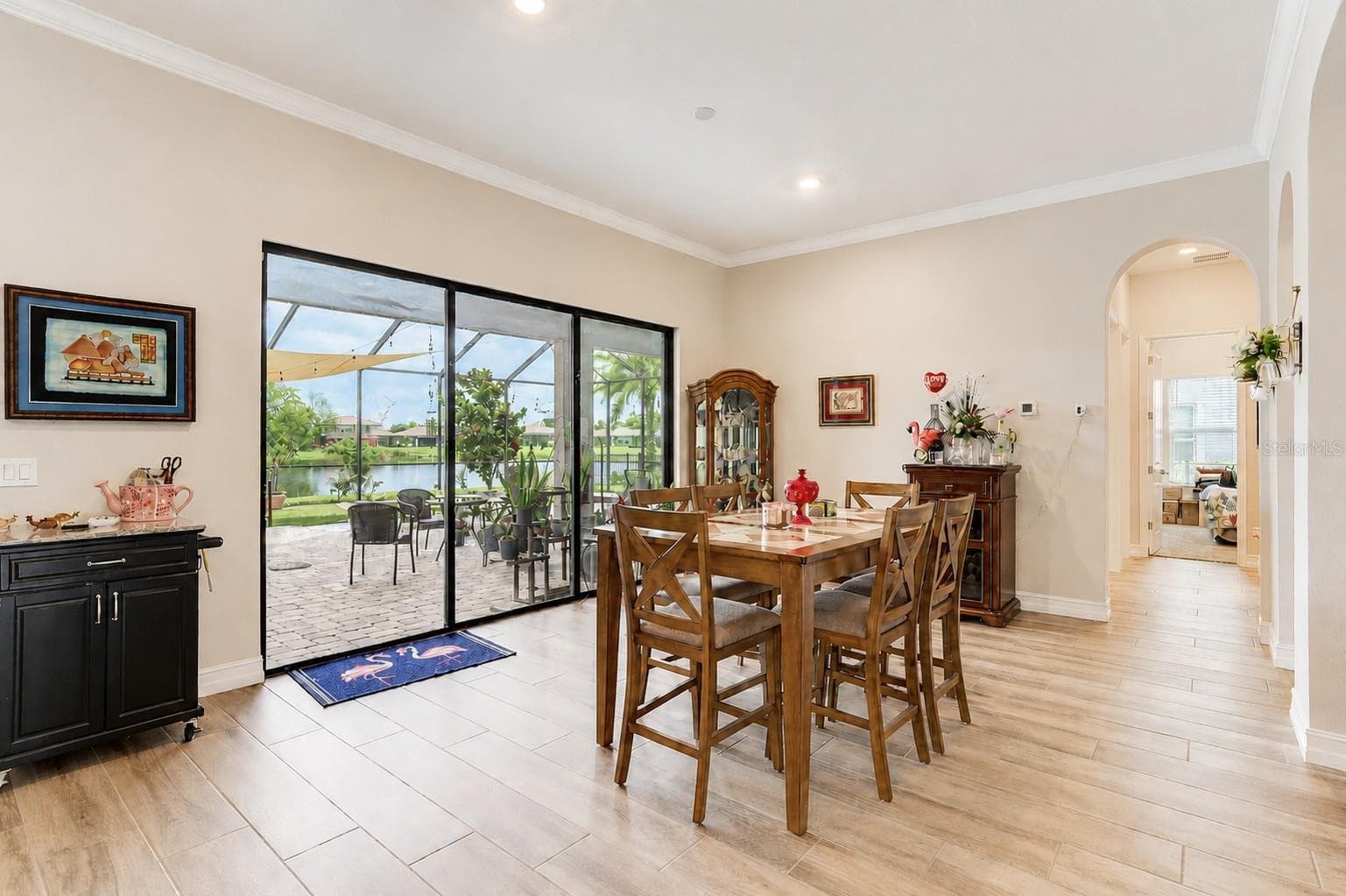 Casual Dining - 18014 WOODLAND VIEW DR, LUTZ