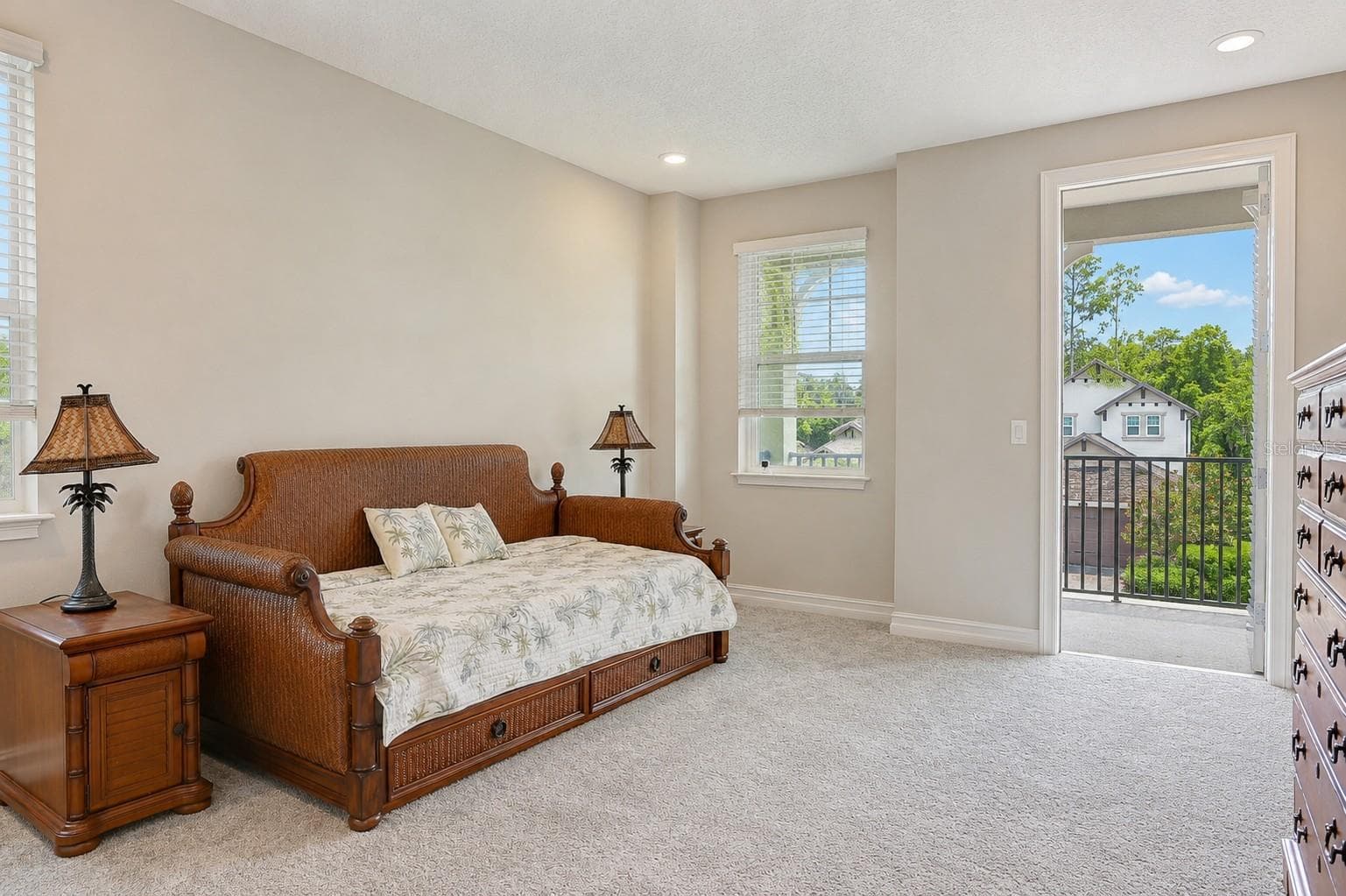 Bedroom with Balcony - 18014 WOODLAND VIEW DR, LUTZ