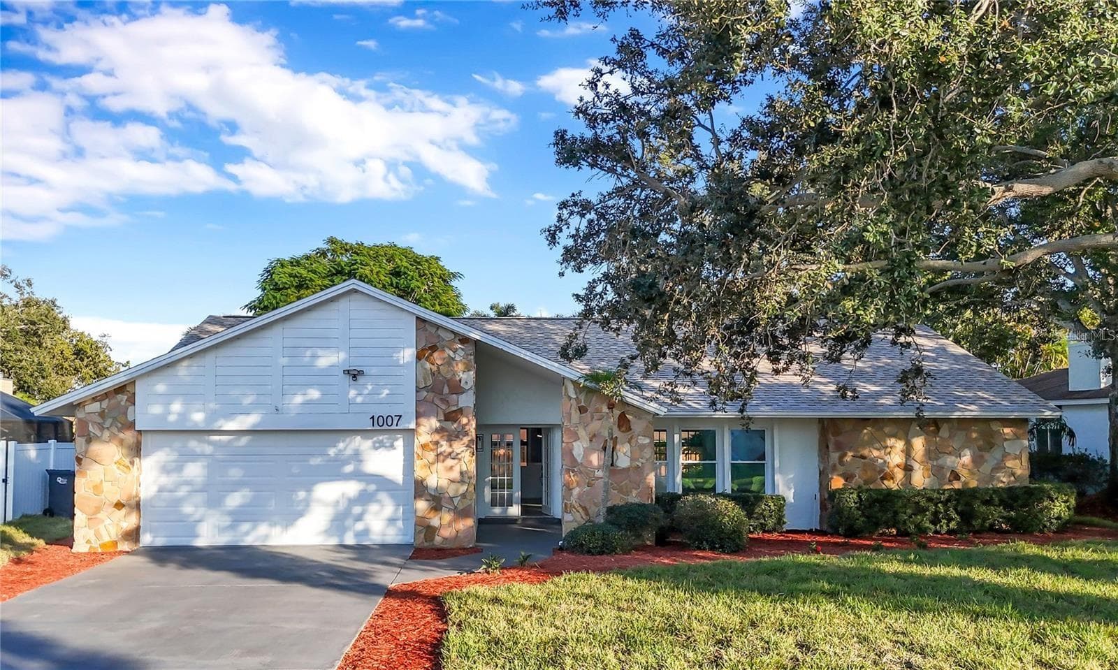 Single Family Residence at 1007 NW 82ND ST, BRADENTON, photo 2 of 41