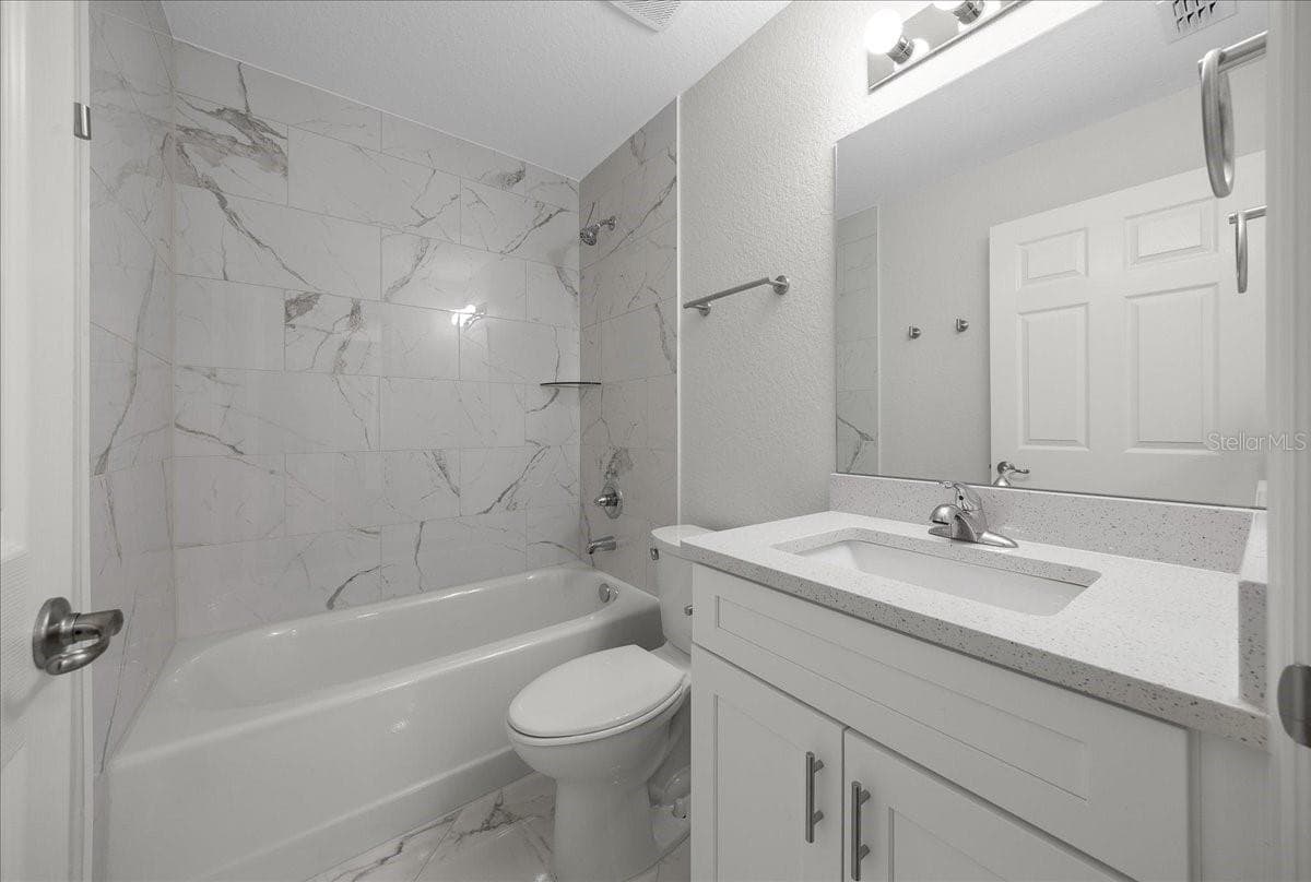 2nd Bathroom - 13413 SE 101ST TER, BELLEVIEW