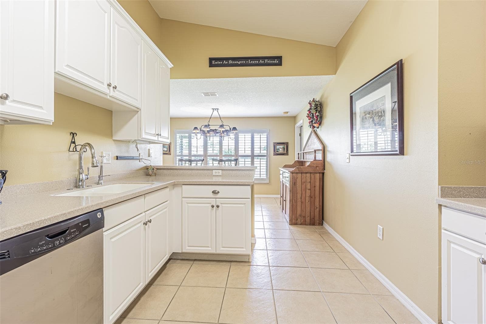 stainless appliances and generous cabinets - 29435 SNAP HOOK DR, SAN ANTONIO