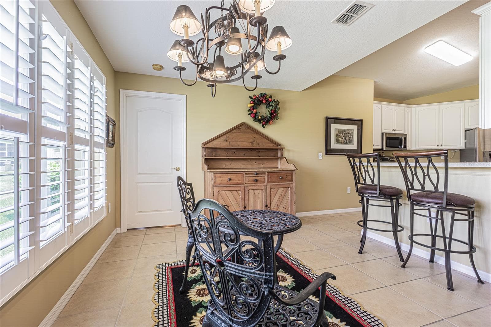 Breakfast nook - 29435 SNAP HOOK DR, SAN ANTONIO