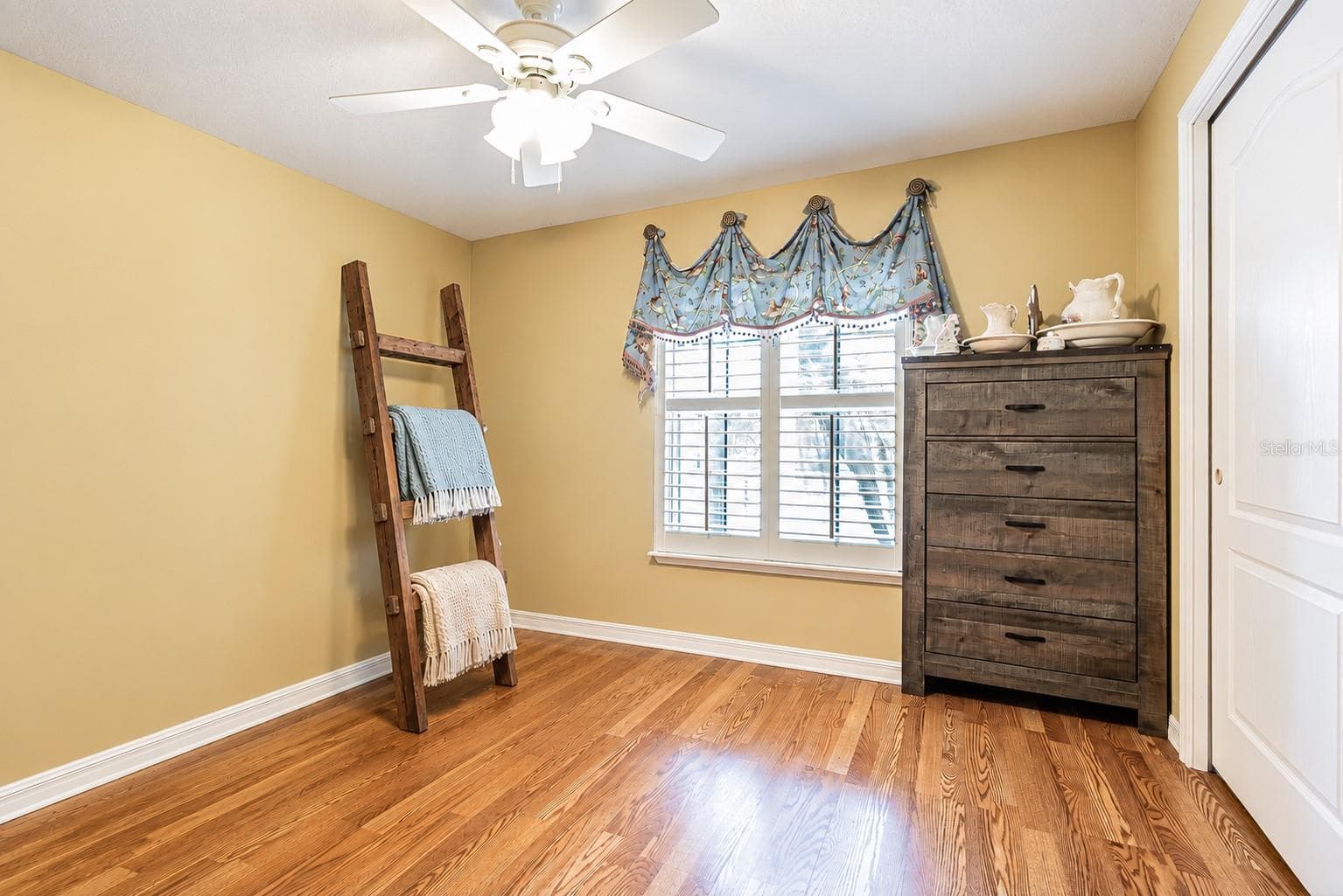 Secondary guest bedroom! - 29435 SNAP HOOK DR, SAN ANTONIO
