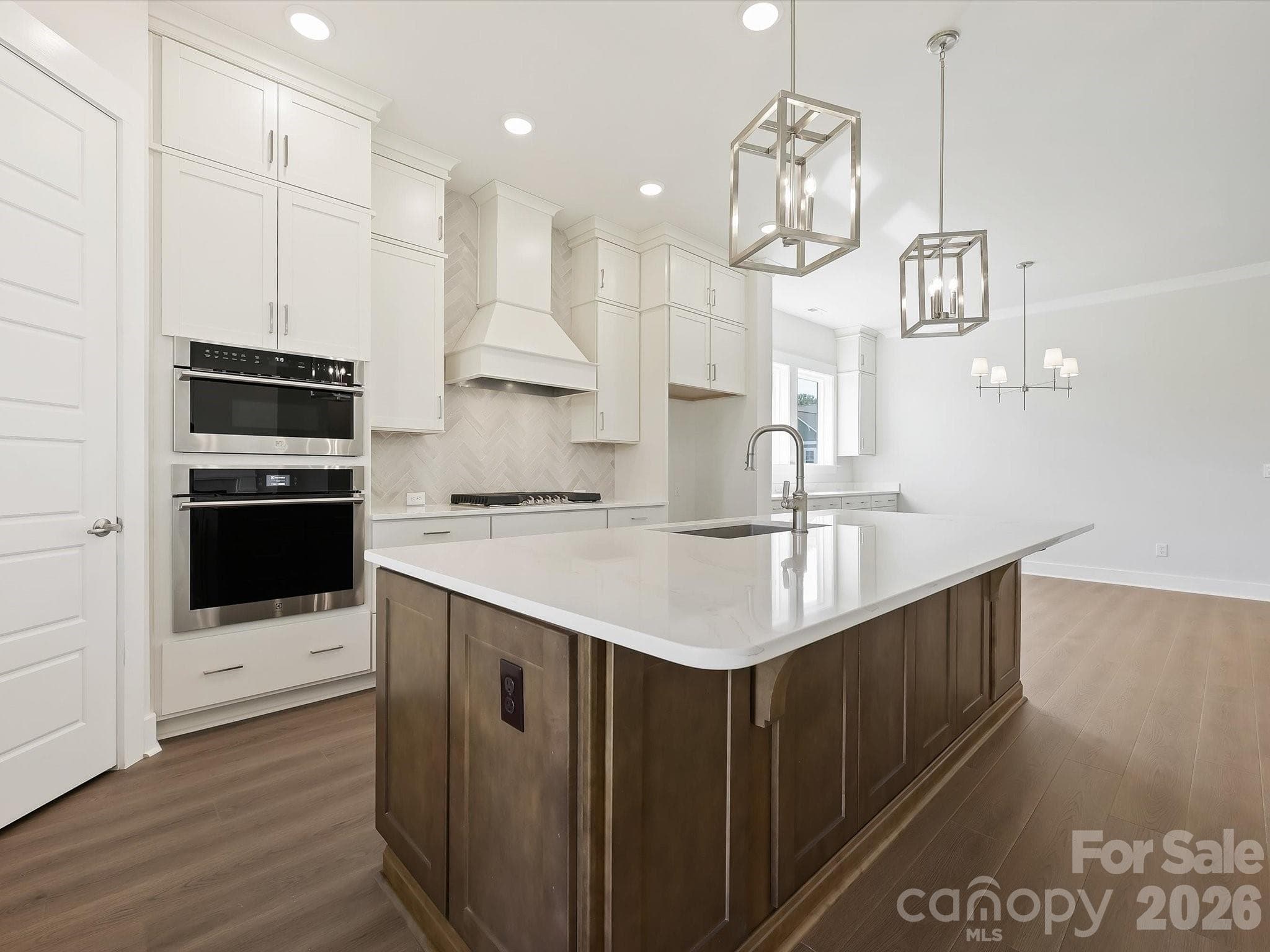 Single Family Residence at 1202 Pastoral Place, Waxhaw, photo 3 of 34