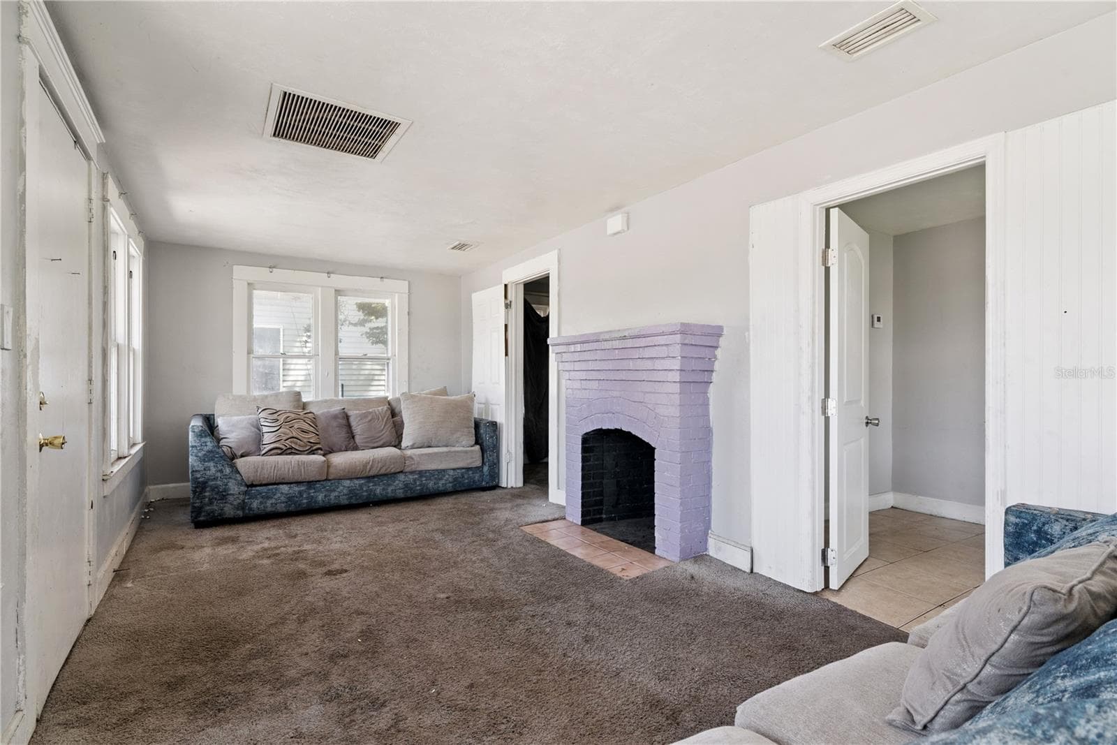 Single Family Residence at 821 N RIDGEWOOD AVE, DAYTONA BEACH, photo 6 of 17