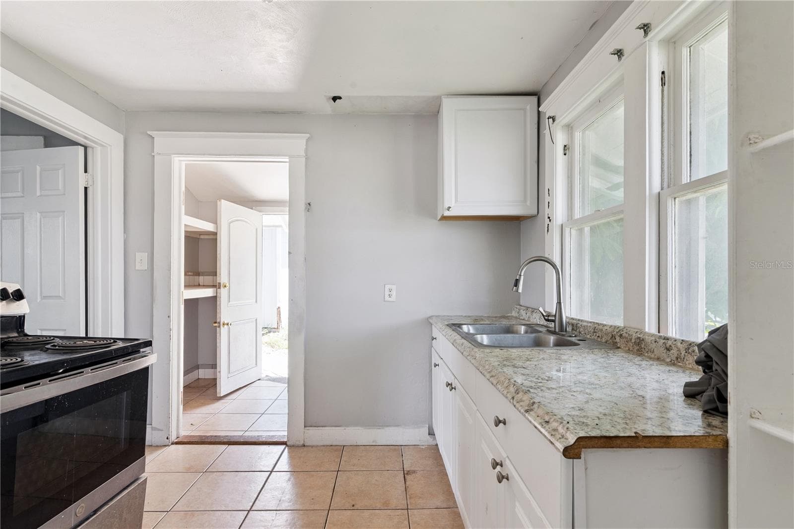 Single Family Residence at 821 N RIDGEWOOD AVE, DAYTONA BEACH, photo 9 of 17