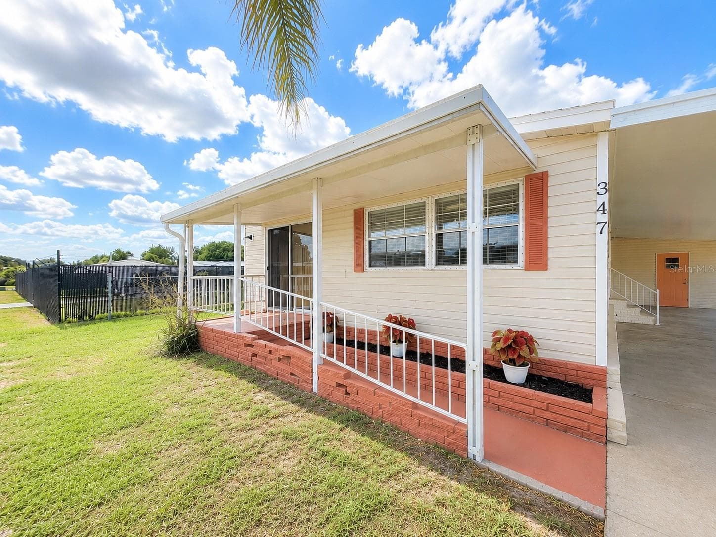 Manufactured Home at 347 CANAL CT, LAKE WALES, photo 3 of 28