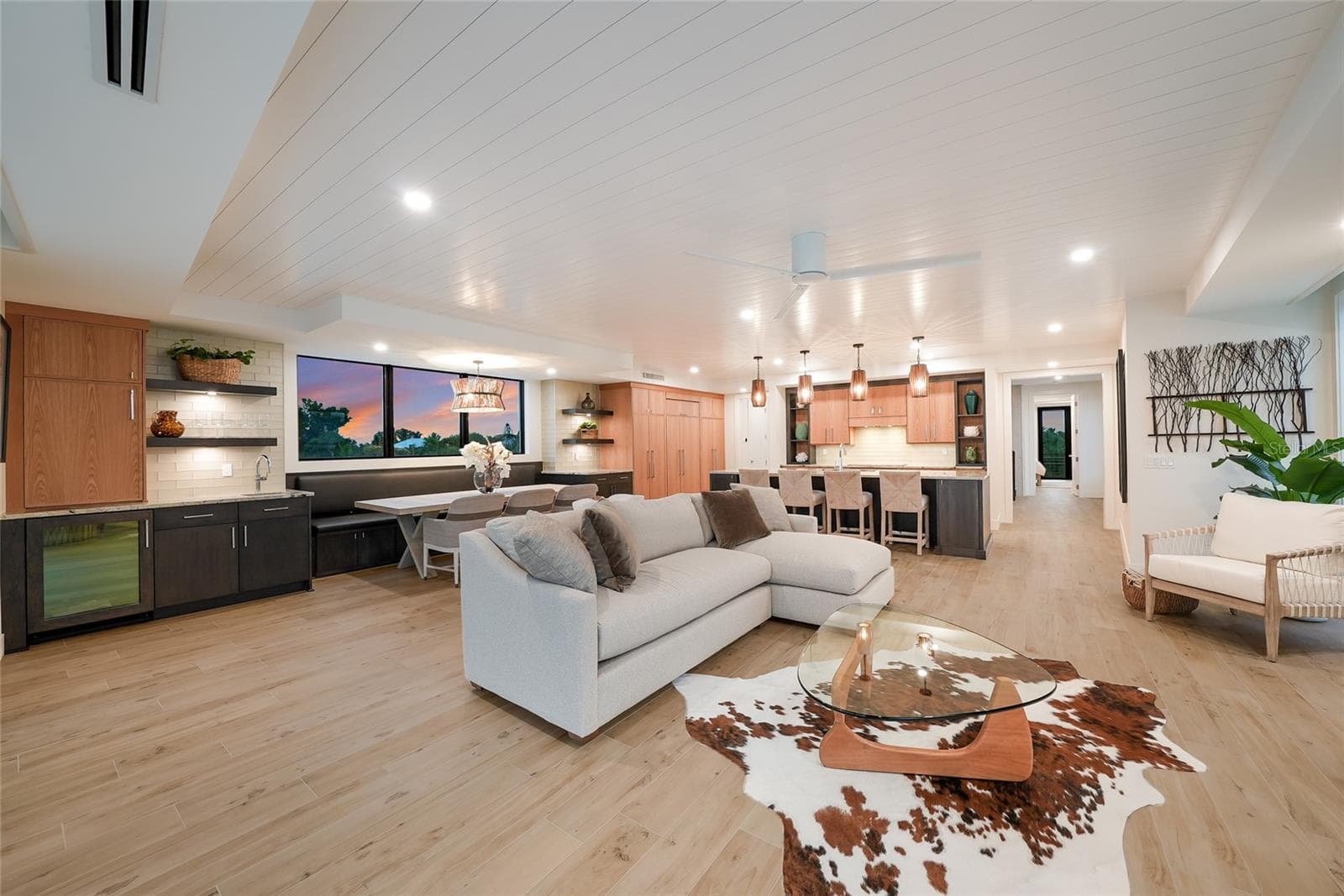 Single Family Residence at 5547 AVENIDA DEL MARE, SARASOTA, photo 18 of 48