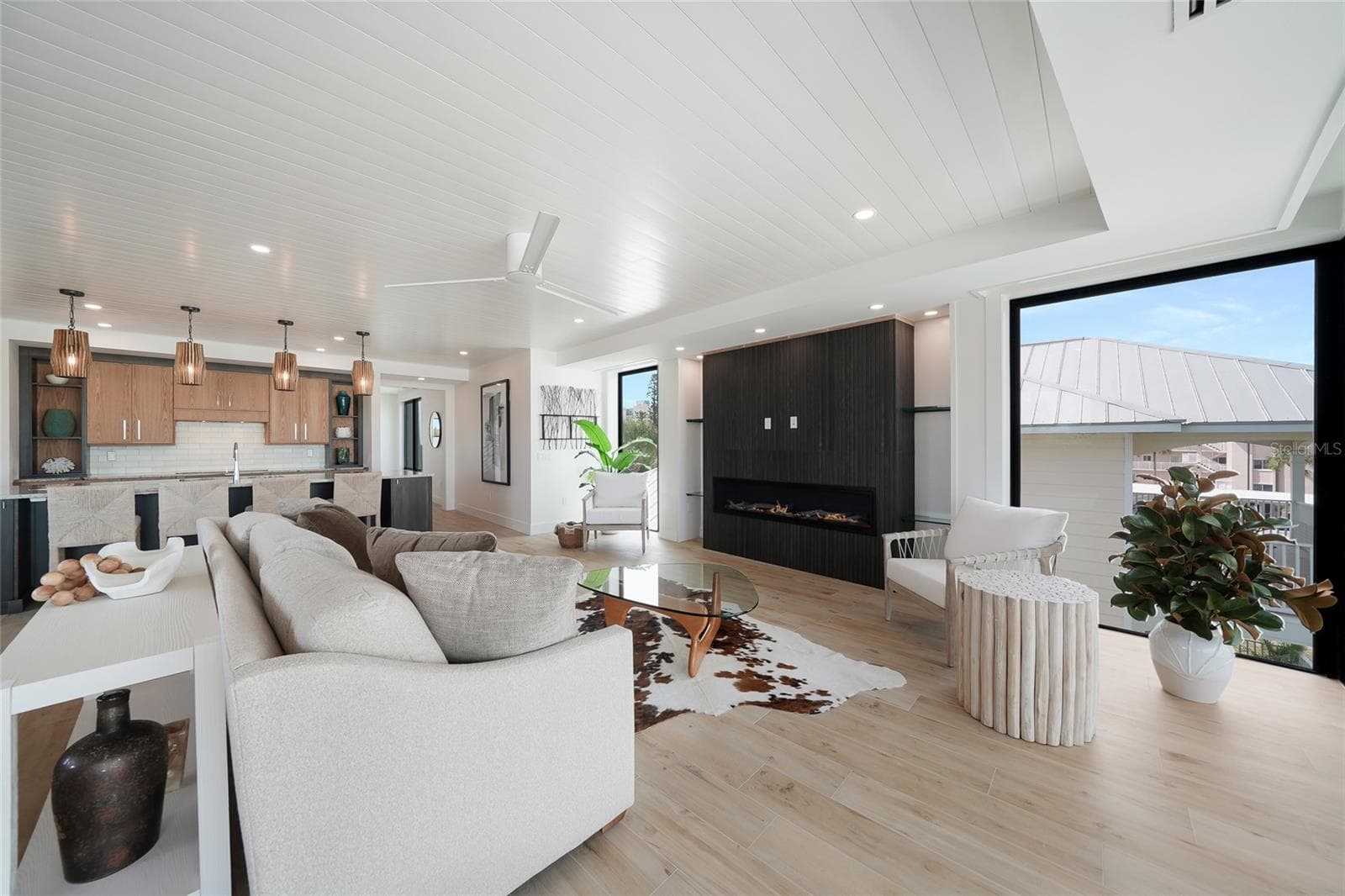 Single Family Residence at 5547 AVENIDA DEL MARE, SARASOTA, photo 19 of 48