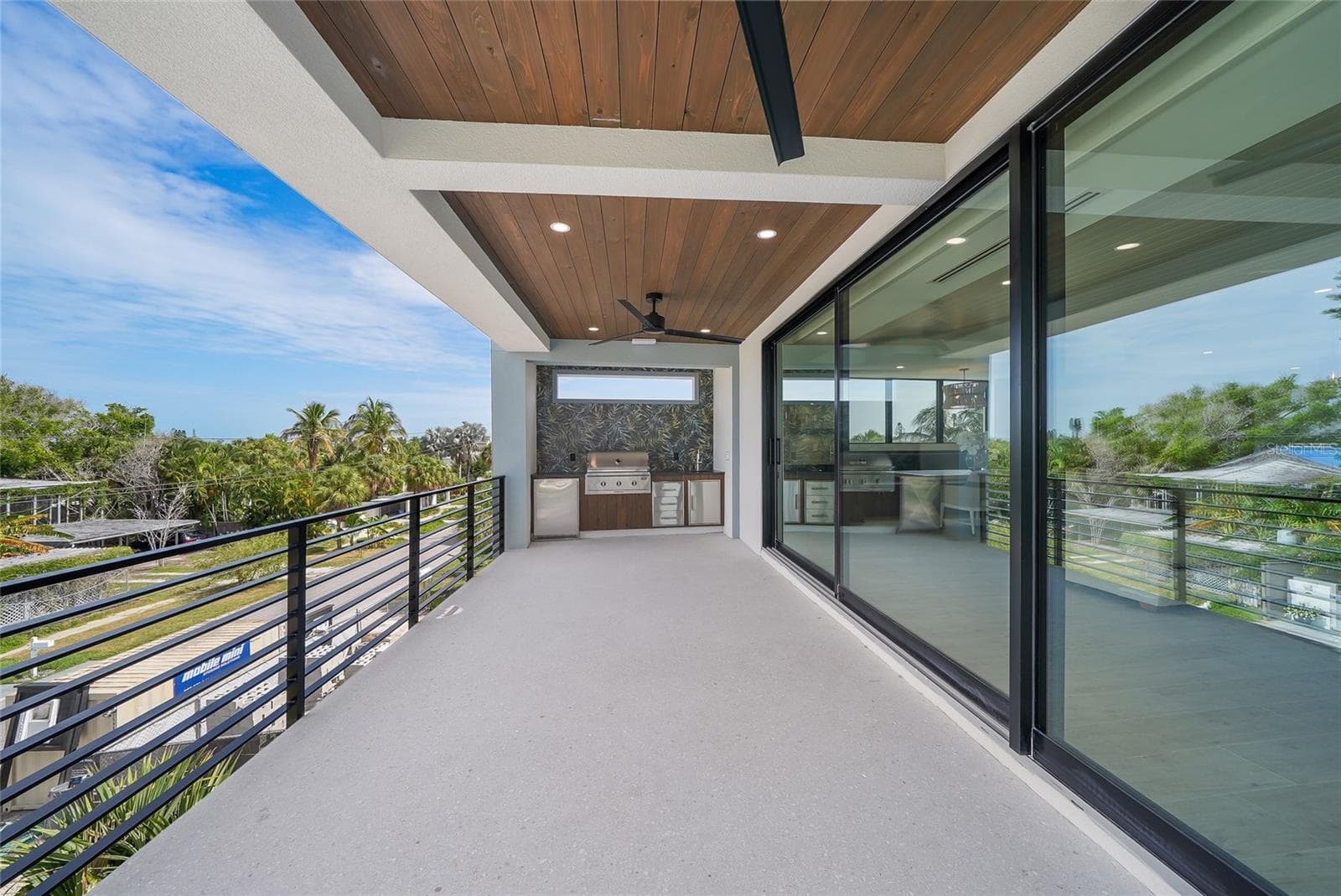 Single Family Residence at 5547 AVENIDA DEL MARE, SARASOTA, photo 26 of 48
