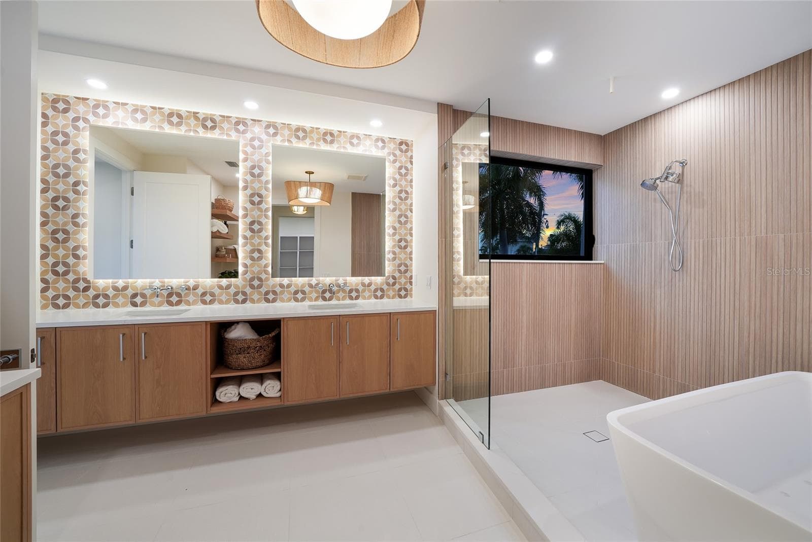 Single Family Residence at 5547 AVENIDA DEL MARE, SARASOTA, photo 33 of 48