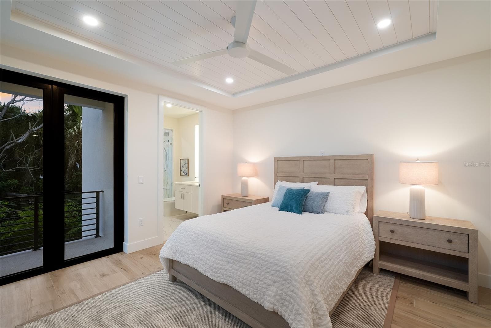 Single Family Residence at 5547 AVENIDA DEL MARE, SARASOTA, photo 37 of 48