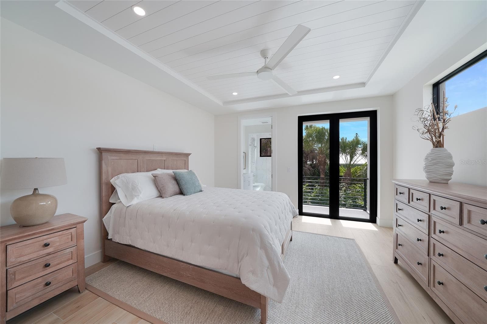 Single Family Residence at 5547 AVENIDA DEL MARE, SARASOTA, photo 41 of 48