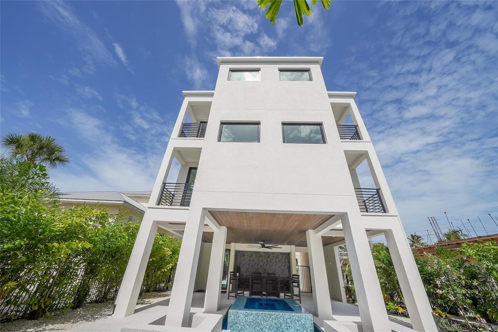 Single Family Residence at 5547 AVENIDA DEL MARE, SARASOTA, photo 42 of 48