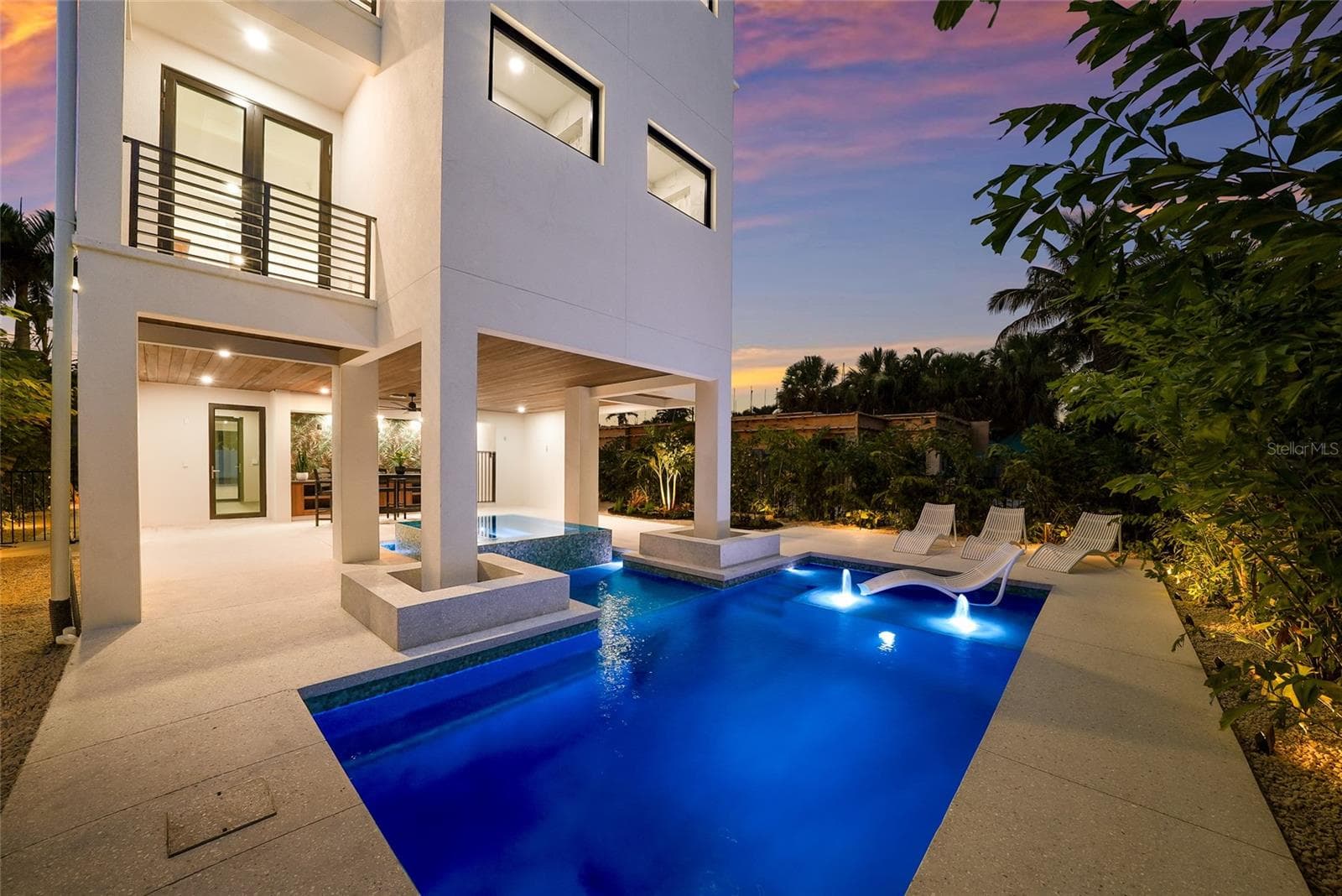 Single Family Residence at 5547 AVENIDA DEL MARE, SARASOTA, photo 43 of 48