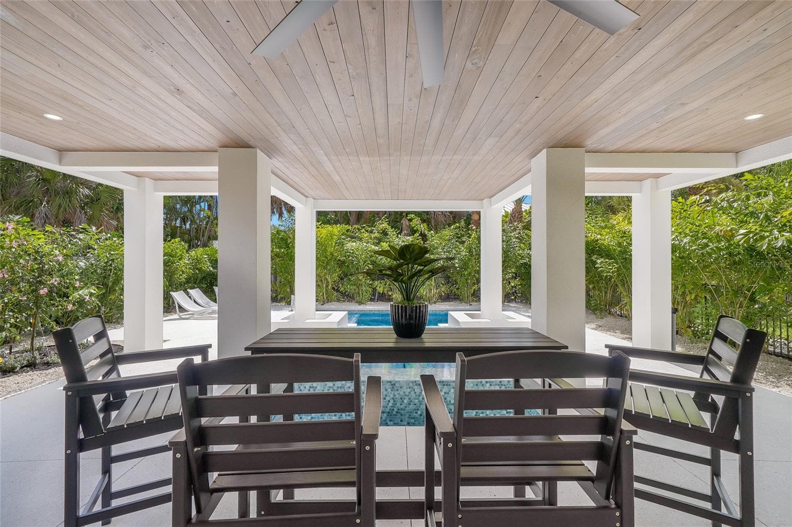 Single Family Residence at 5547 AVENIDA DEL MARE, SARASOTA, photo 47 of 48
