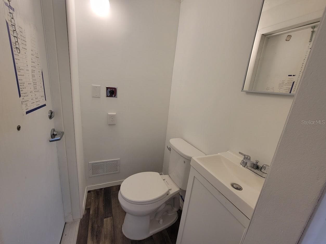 Manufactured Home at 5700 HOLIDAY PARK BLVD, NORTH PORT, photo 44 of 66
