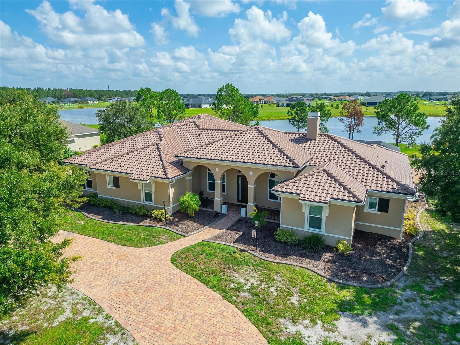 Single Family Residence at 5207 LAKE VENICE DR, WIMAUMA, photo 2 of 68