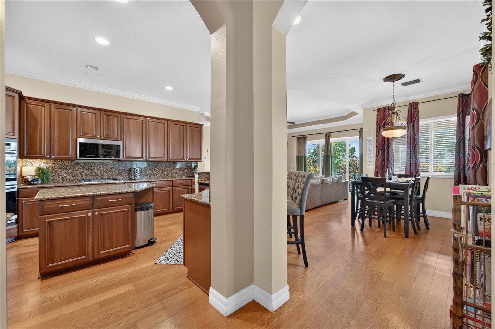 Single Family Residence at 5207 LAKE VENICE DR, WIMAUMA, photo 9 of 68