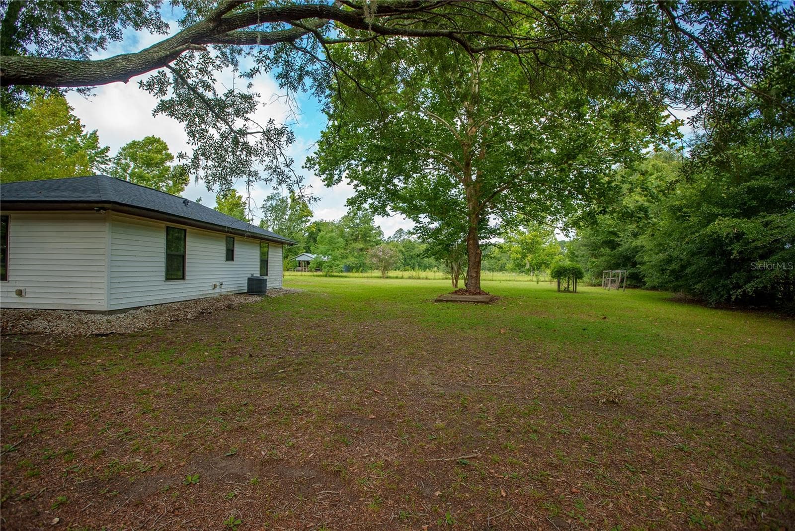 Side Yard - 25518 NW COUNTY ROAD 241, ALACHUA