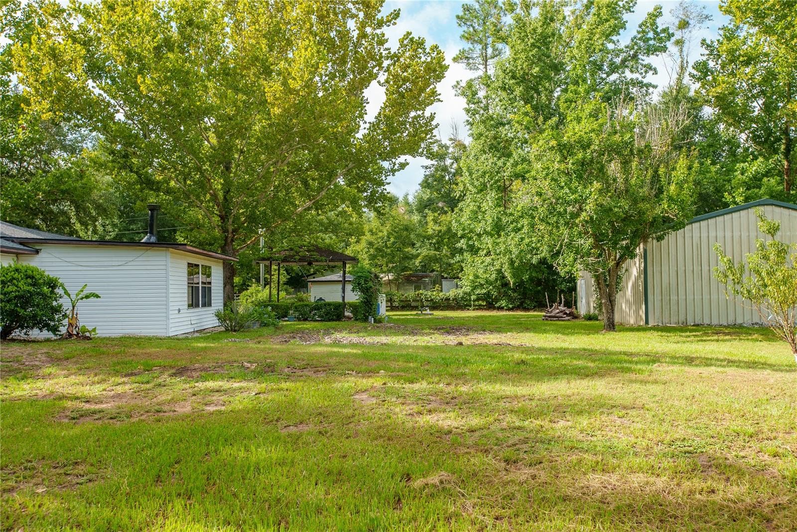 House to workshop - 25518 NW COUNTY ROAD 241, ALACHUA