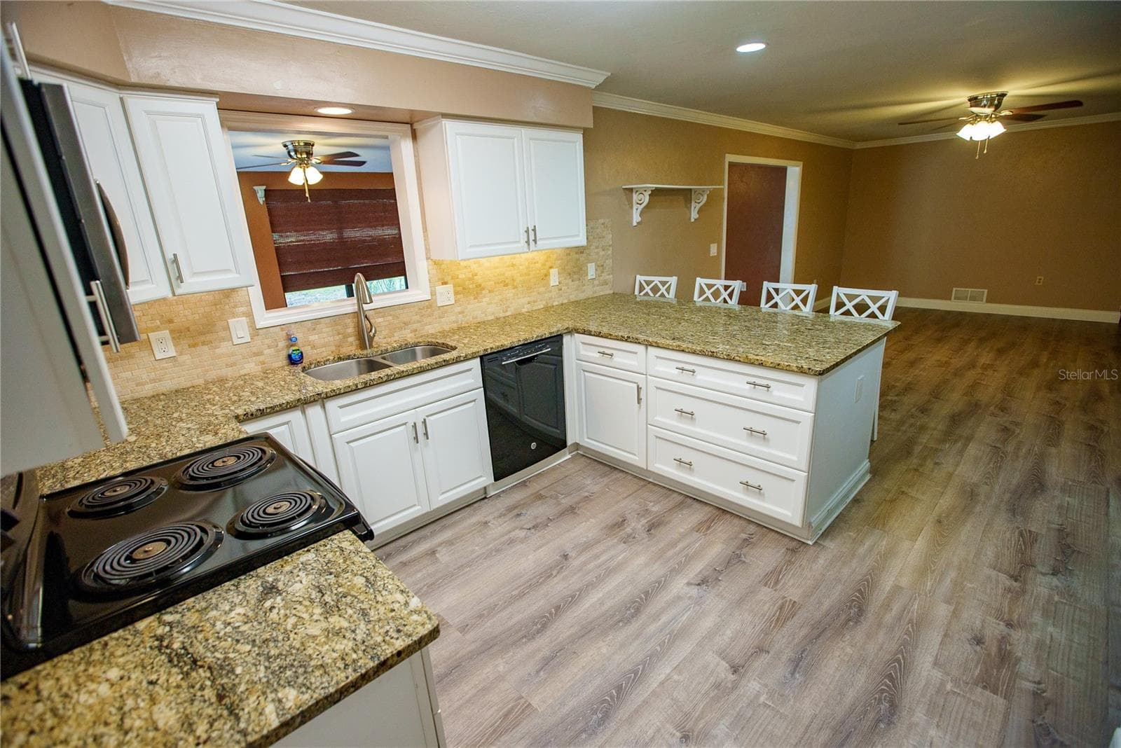 Kitchen - 25518 NW COUNTY ROAD 241, ALACHUA