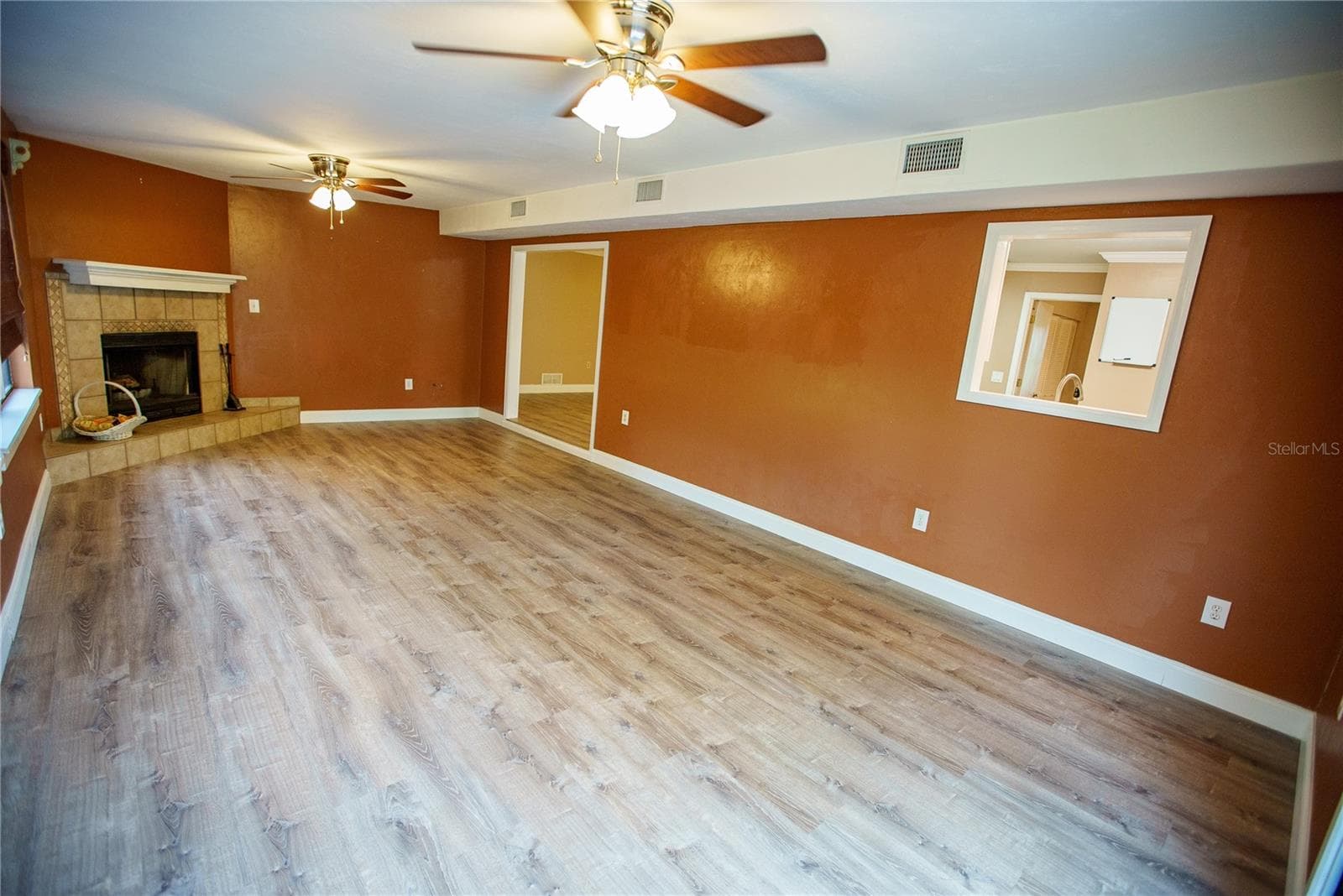 Den - 25518 NW COUNTY ROAD 241, ALACHUA
