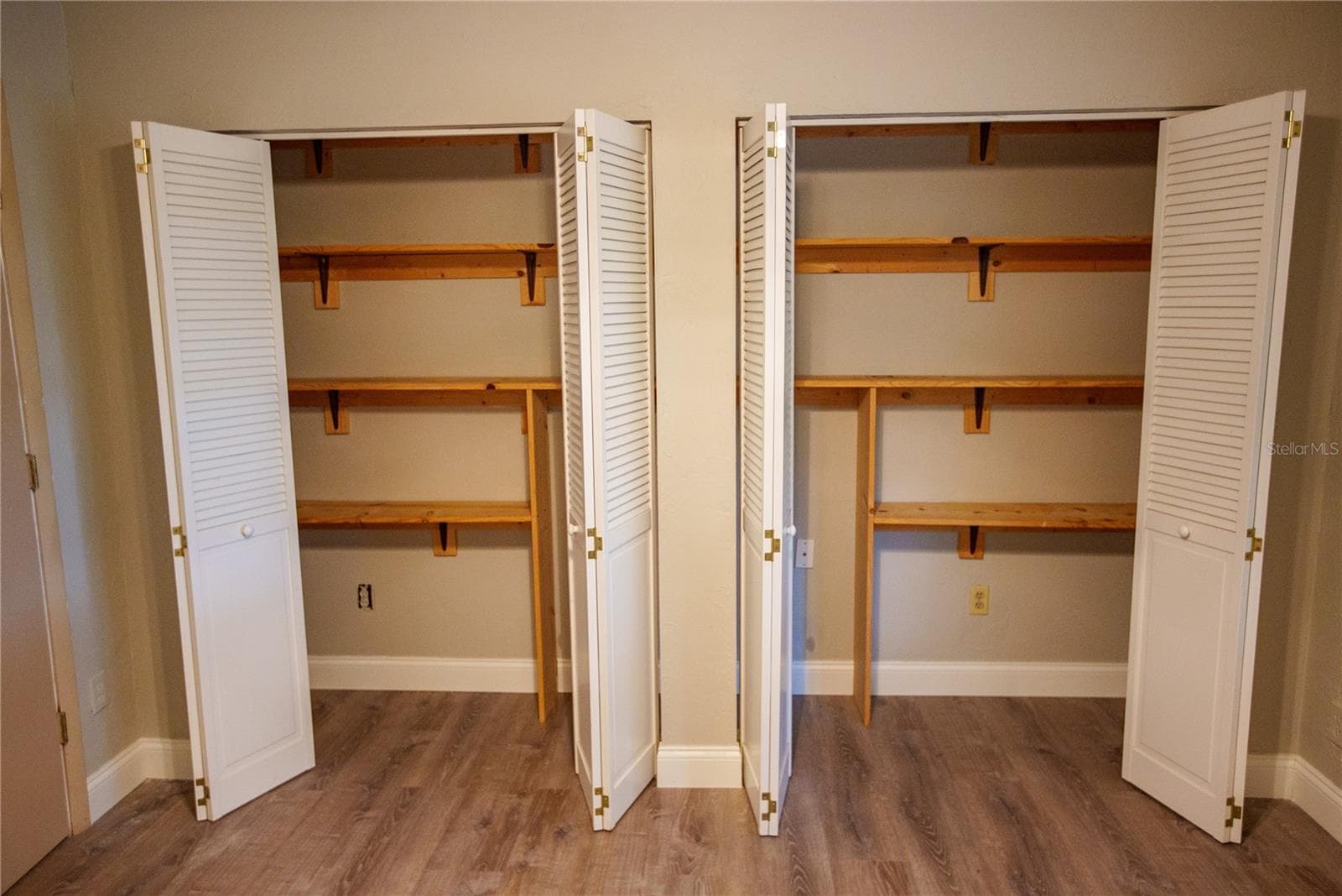 Room 2 Closets - 25518 NW COUNTY ROAD 241, ALACHUA