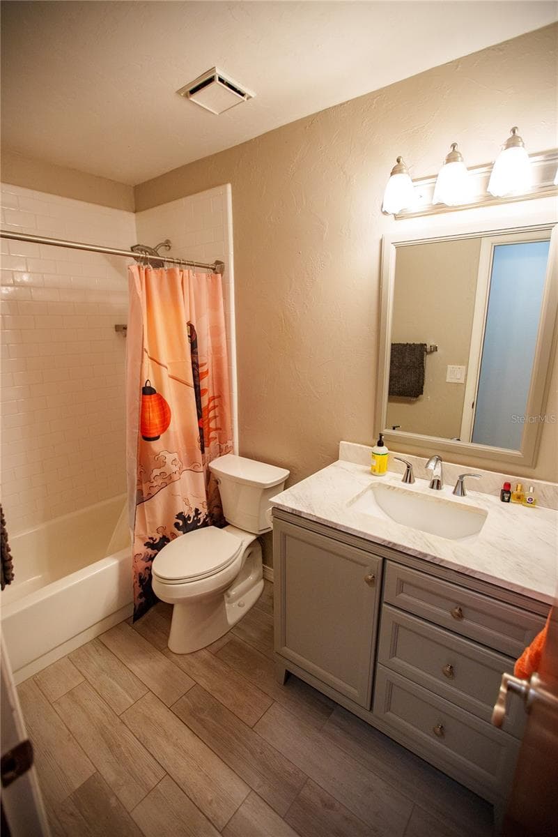 Bathroom 2 - 25518 NW COUNTY ROAD 241, ALACHUA