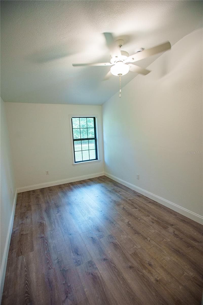 Room 6 - 25518 NW COUNTY ROAD 241, ALACHUA