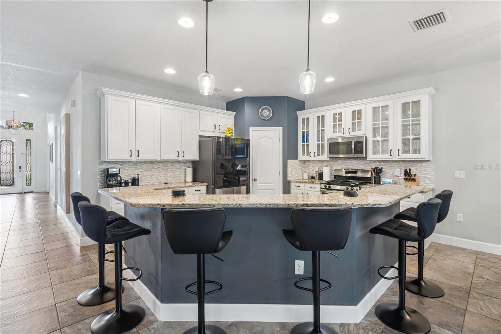 Single Family Residence at 4586 GRAND LAKESIDE DR, PALM HARBOR, photo 20 of 65