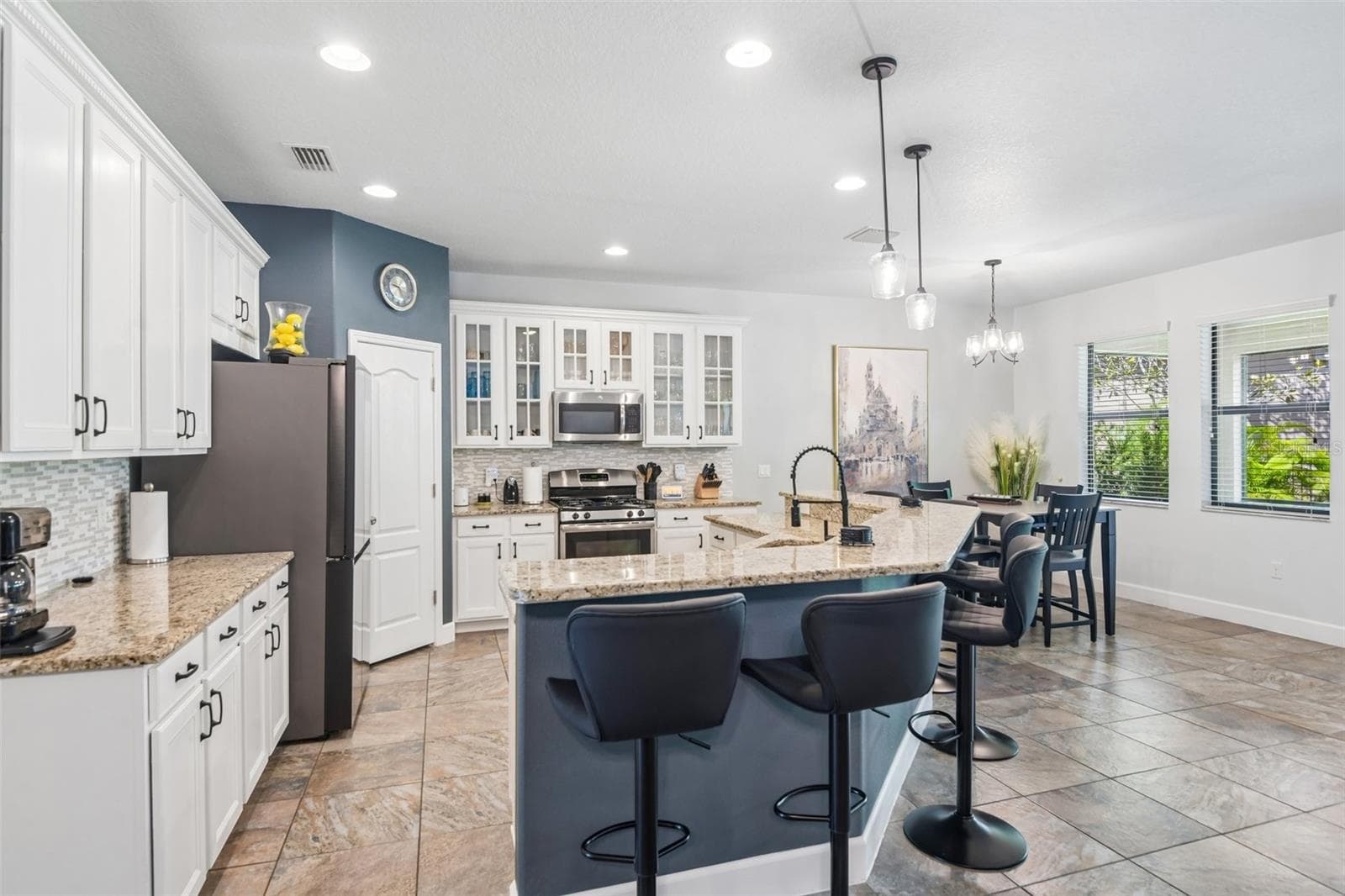Single Family Residence at 4586 GRAND LAKESIDE DR, PALM HARBOR, photo 21 of 65
