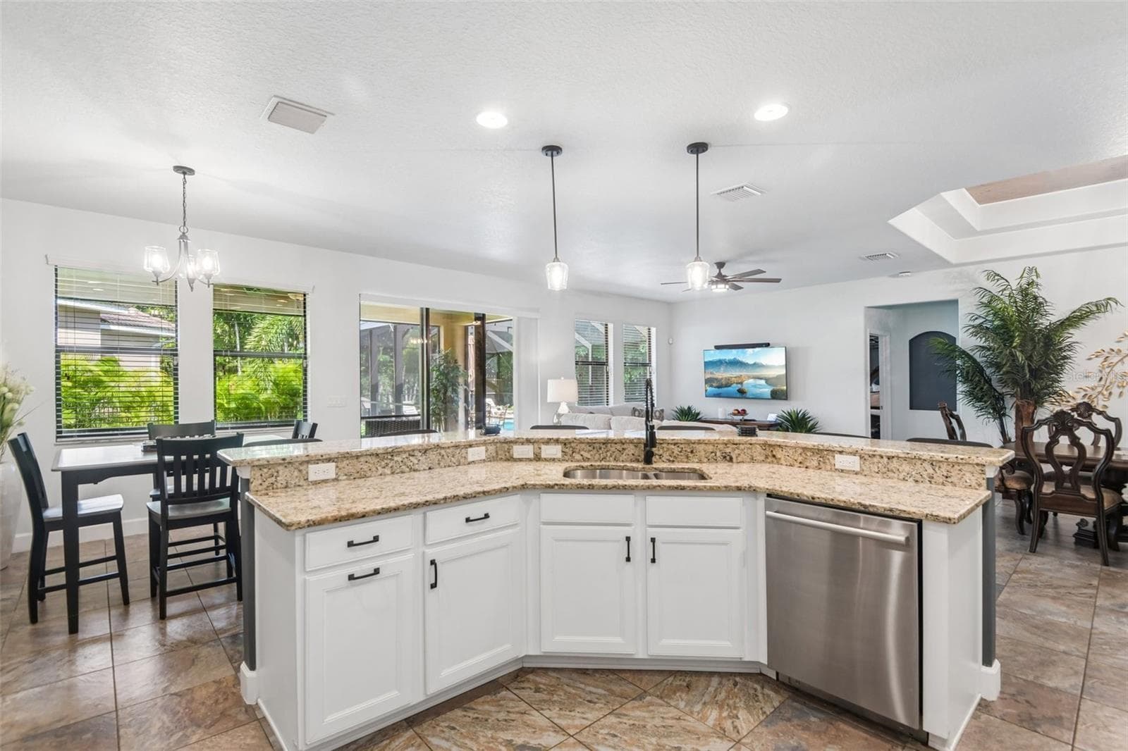 Single Family Residence at 4586 GRAND LAKESIDE DR, PALM HARBOR, photo 22 of 65