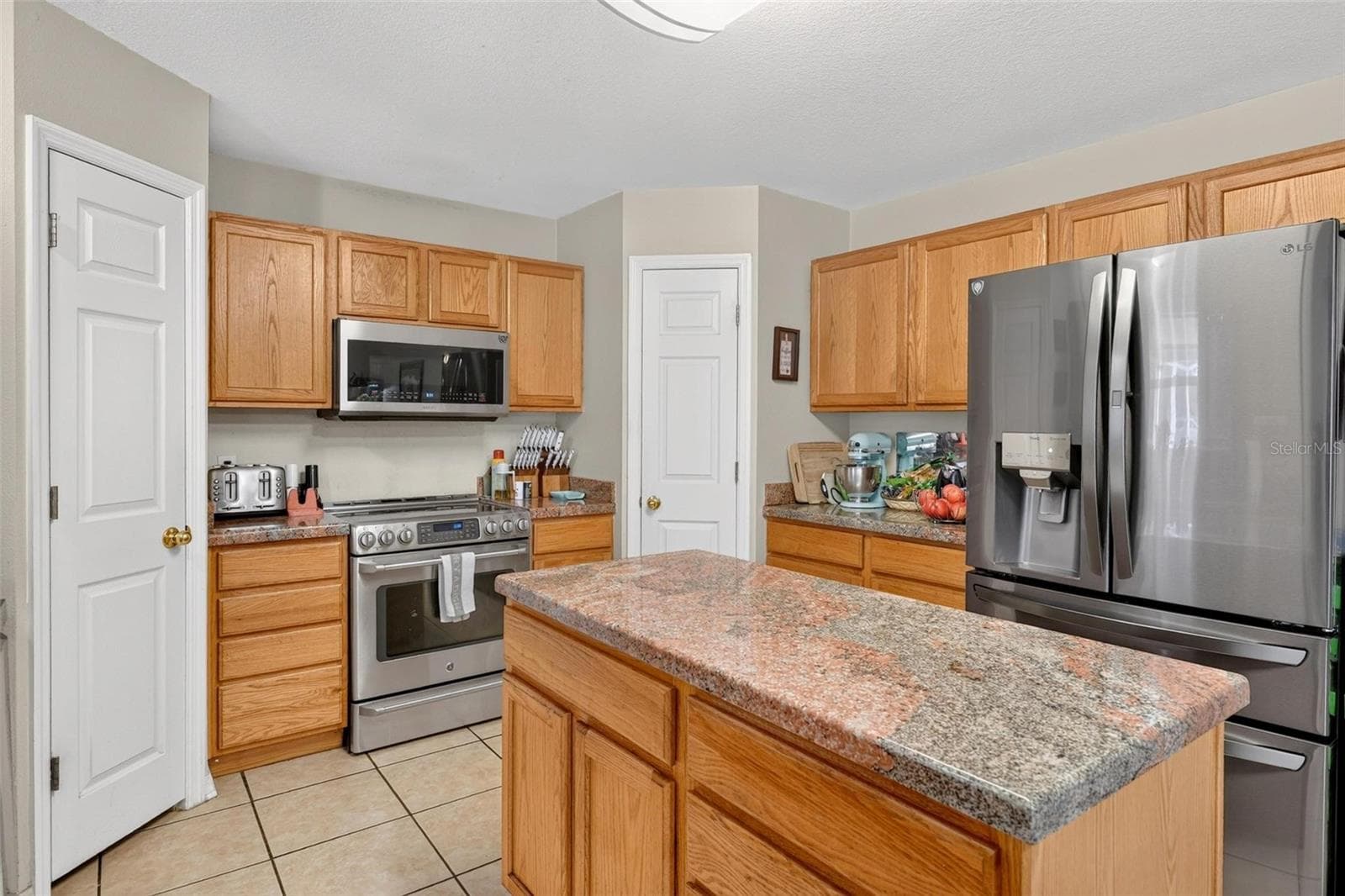 KITCHEN DOUBLE PANTRIES - 600 BRIARCLIFF RD, EUSTIS