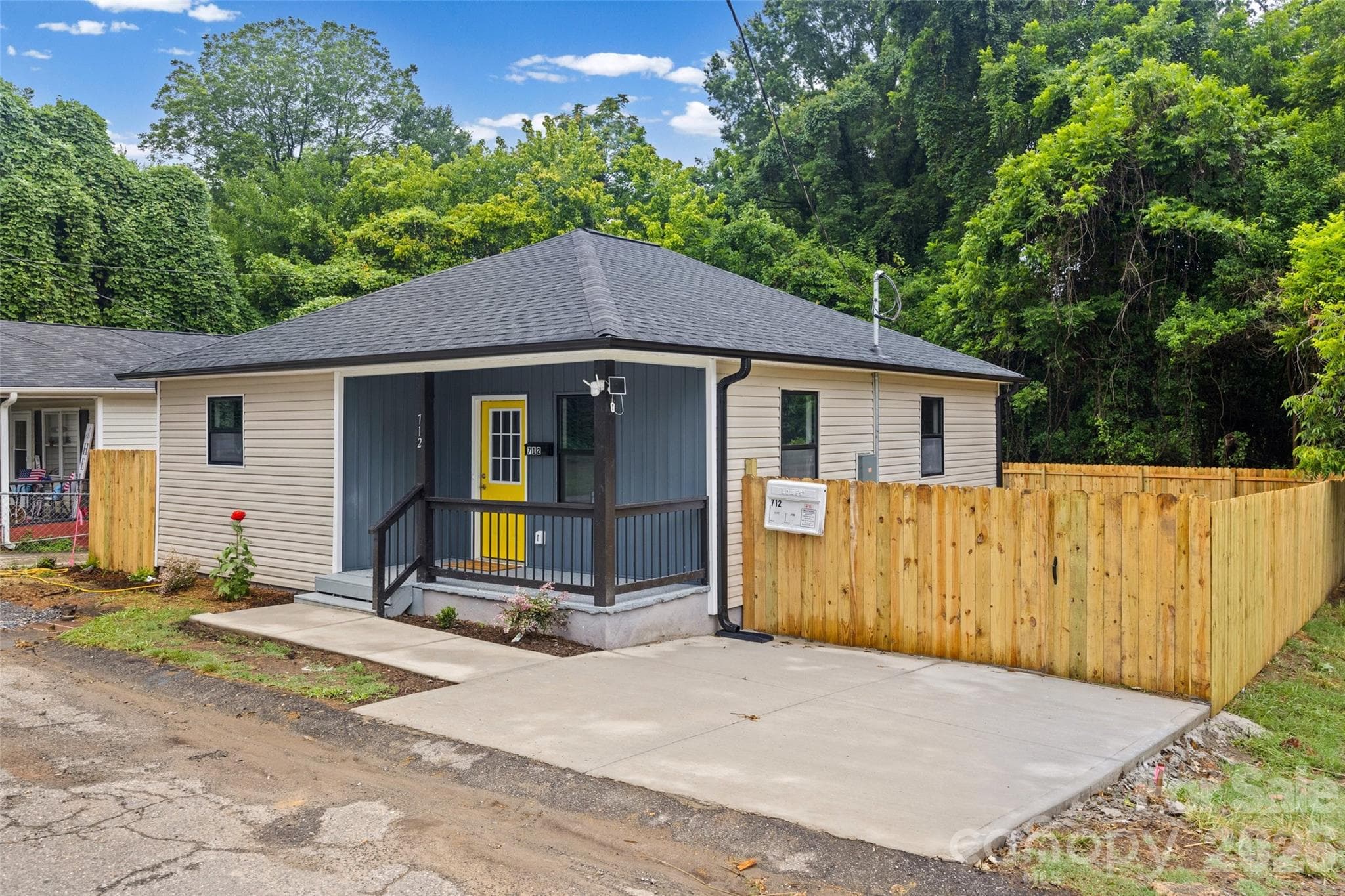 Single Family Residence at 712 Henry Avenue, Gastonia, photo 17 of 19