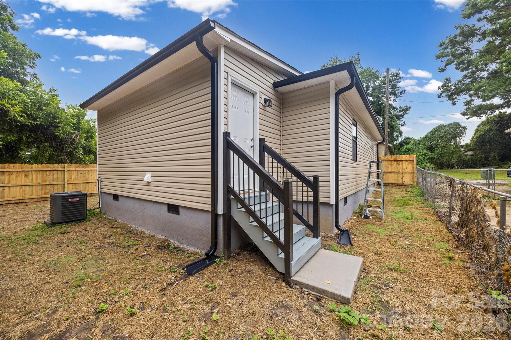 Single Family Residence at 712 Henry Avenue, Gastonia, photo 18 of 19