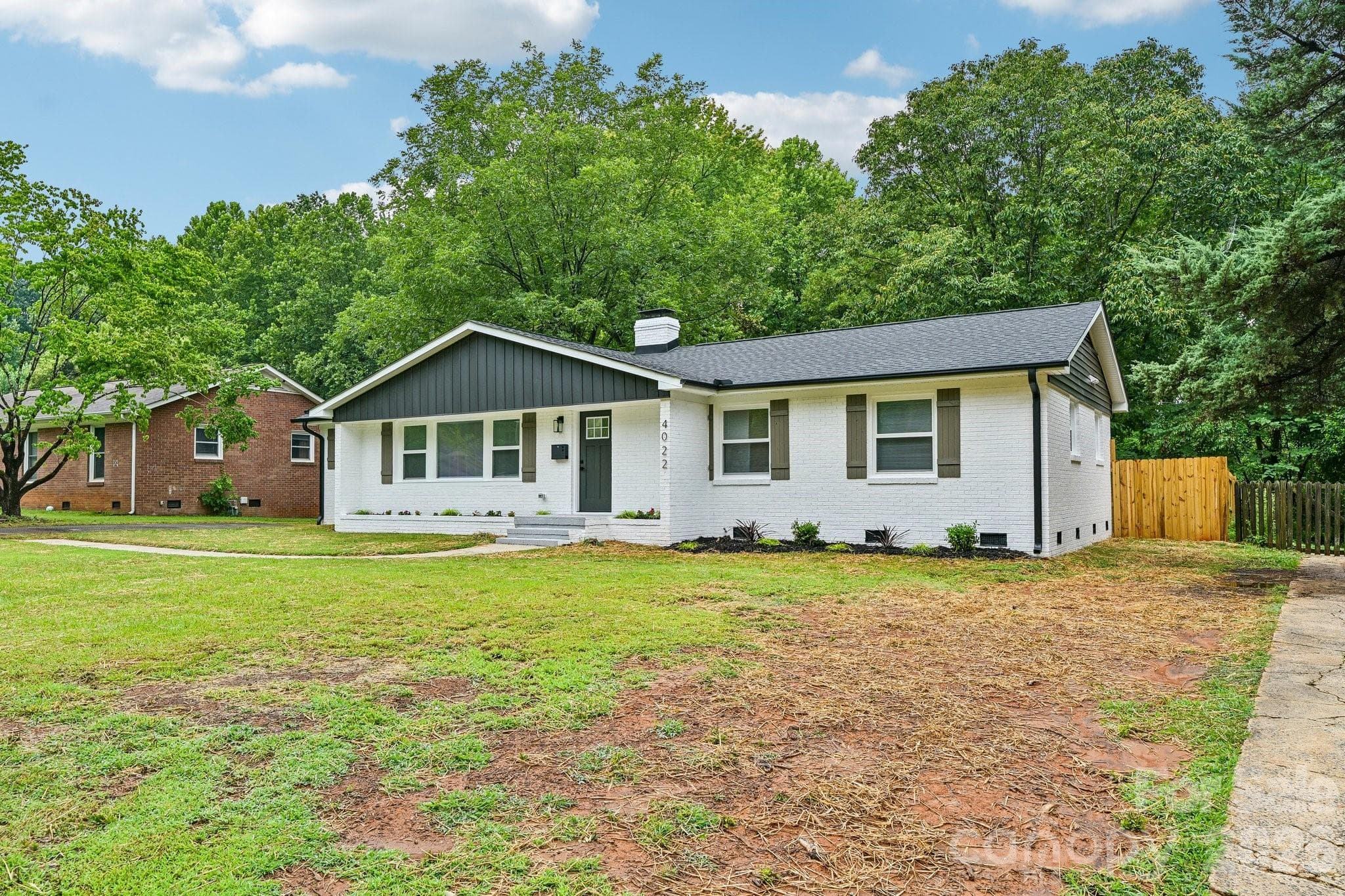 Single Family Residence at 4022 Southgate Drive, Charlotte, photo 3 of 42