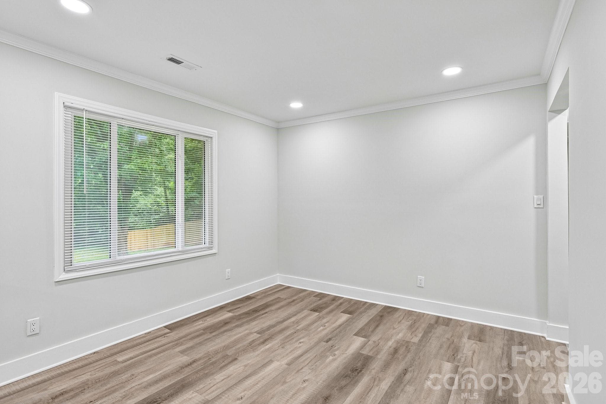 Single Family Residence at 4022 Southgate Drive, Charlotte, photo 18 of 42
