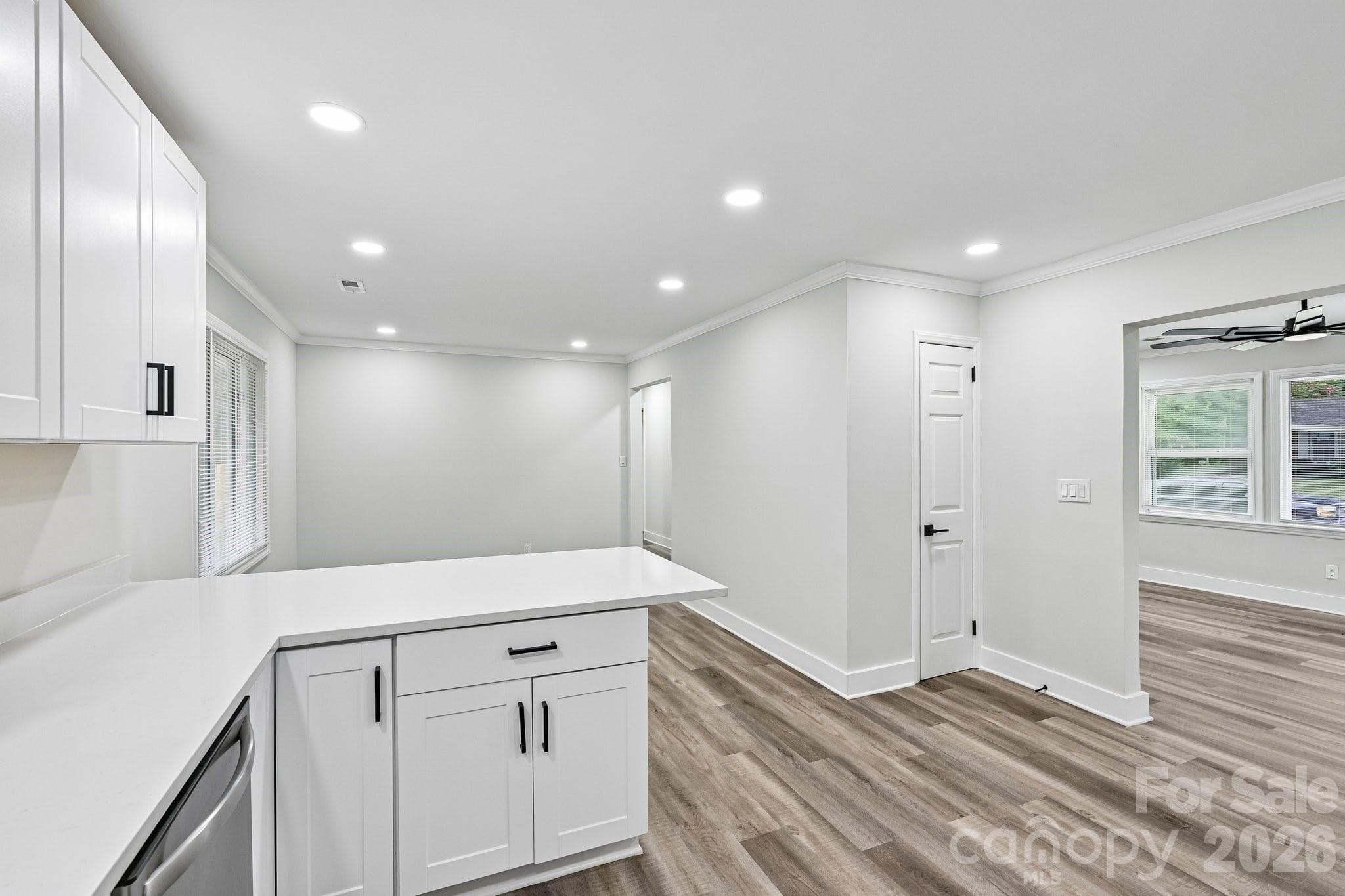 Single Family Residence at 4022 Southgate Drive, Charlotte, photo 22 of 42