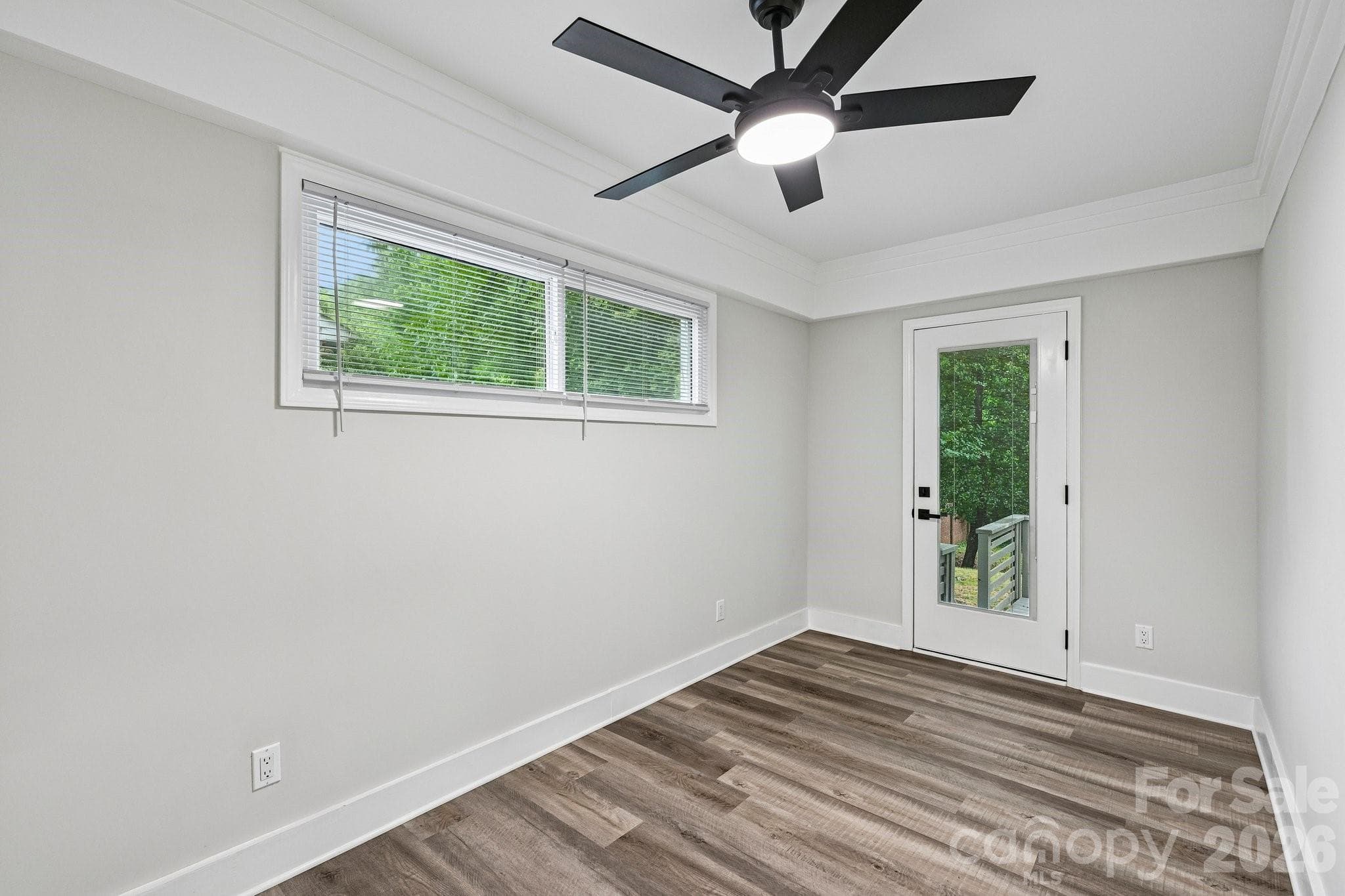 Single Family Residence at 4022 Southgate Drive, Charlotte, photo 11 of 42