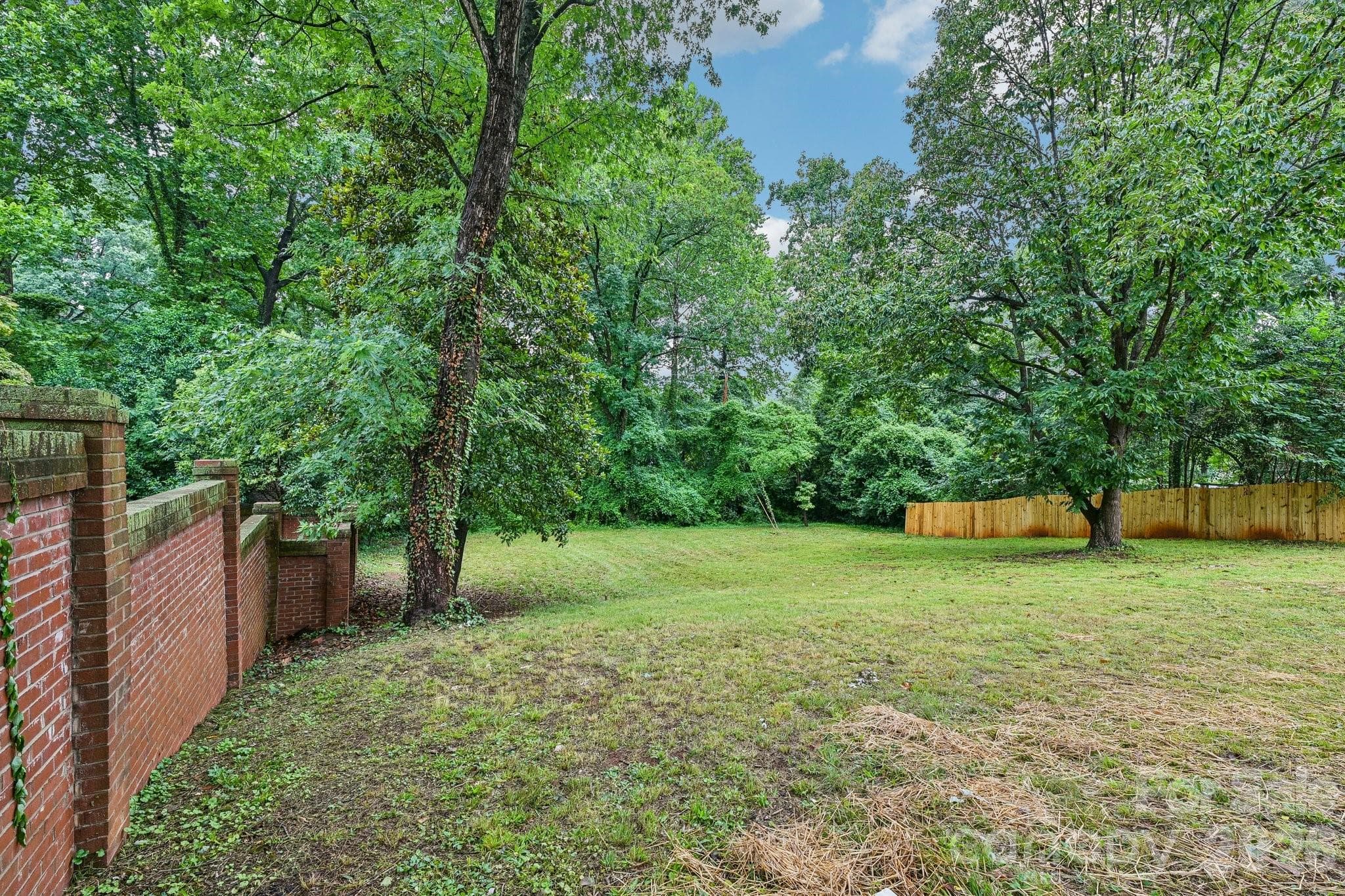 Single Family Residence at 4022 Southgate Drive, Charlotte, photo 40 of 42