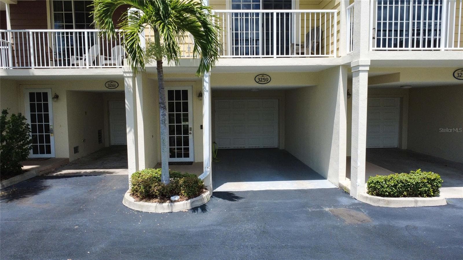 1st Floor Entry Door and Garage - 3259 MANGROVE POINT DR, RUSKIN