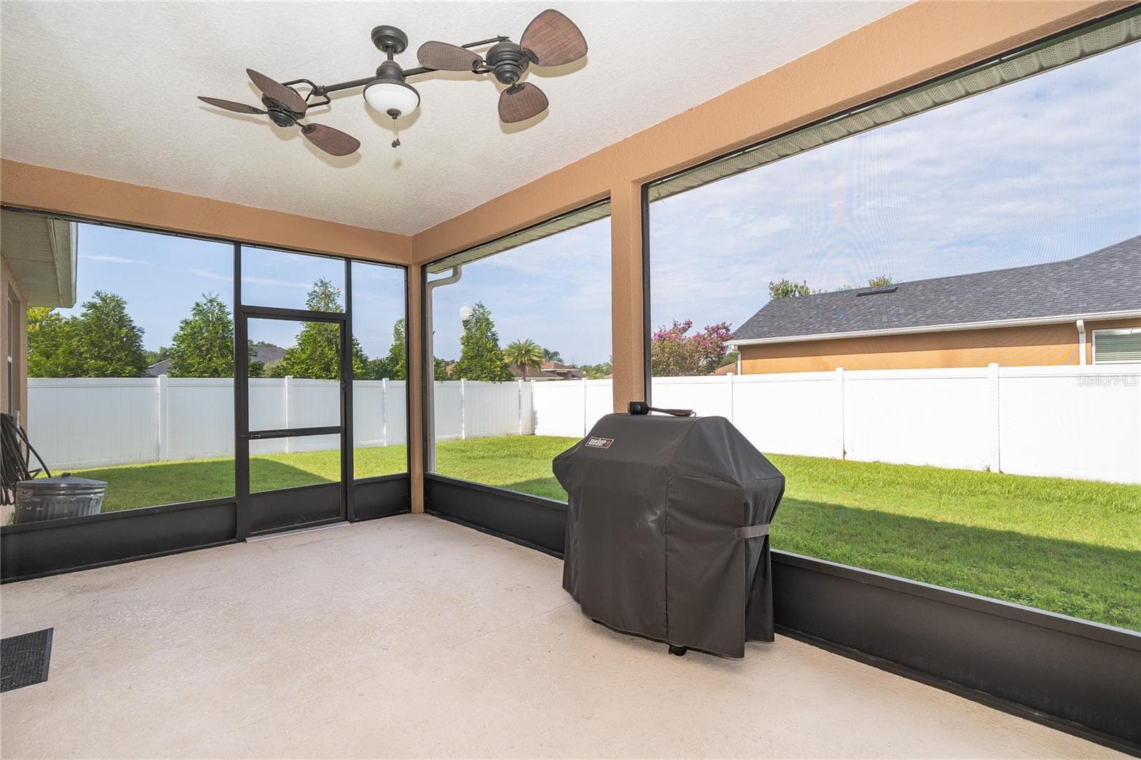 Single Family Residence at 700 ELKHORN FERN LN, DELAND, photo 26 of 39