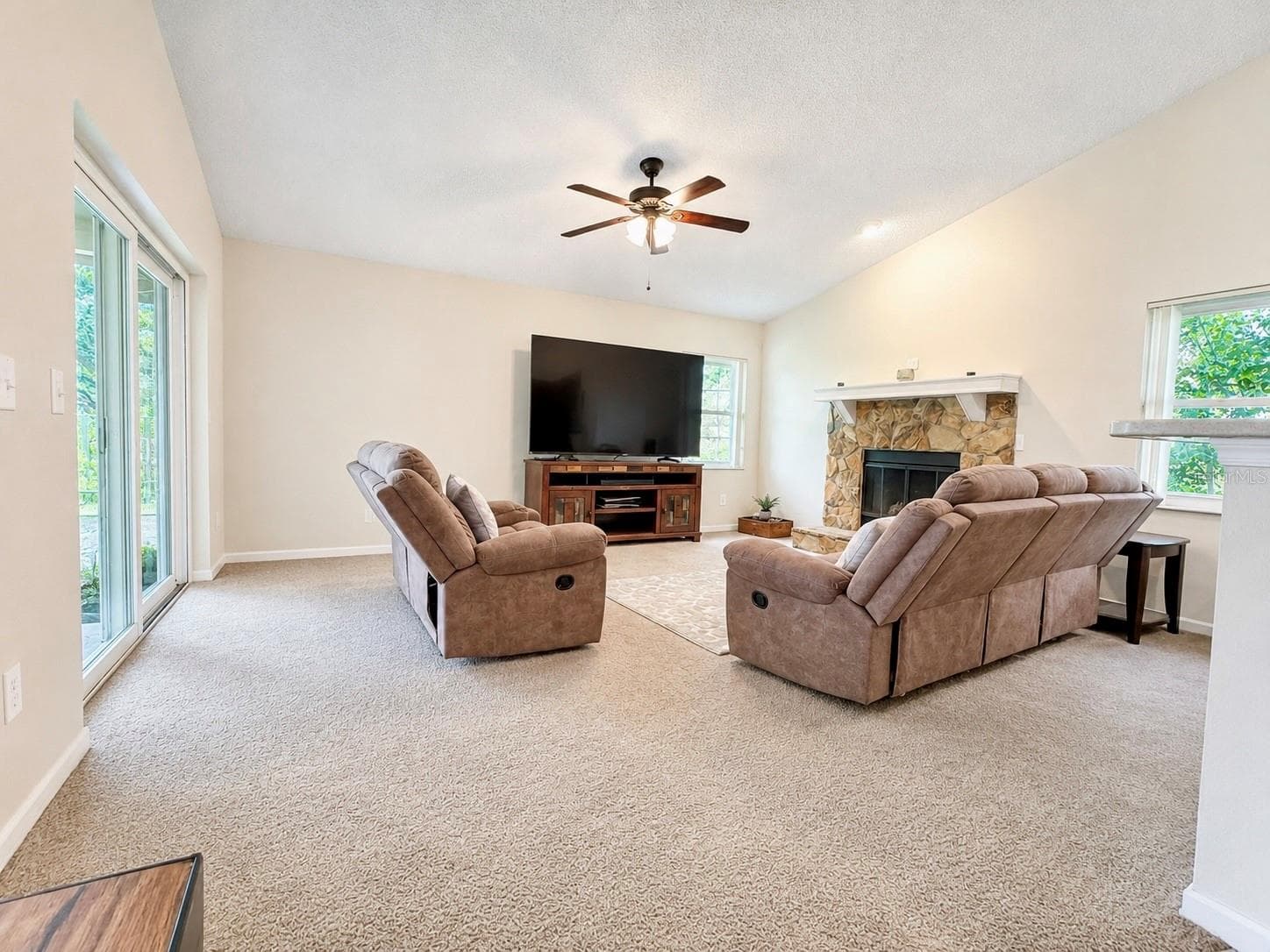 Single Family Residence at 503 RAPID FALLS DR, BRANDON, photo 8 of 23
