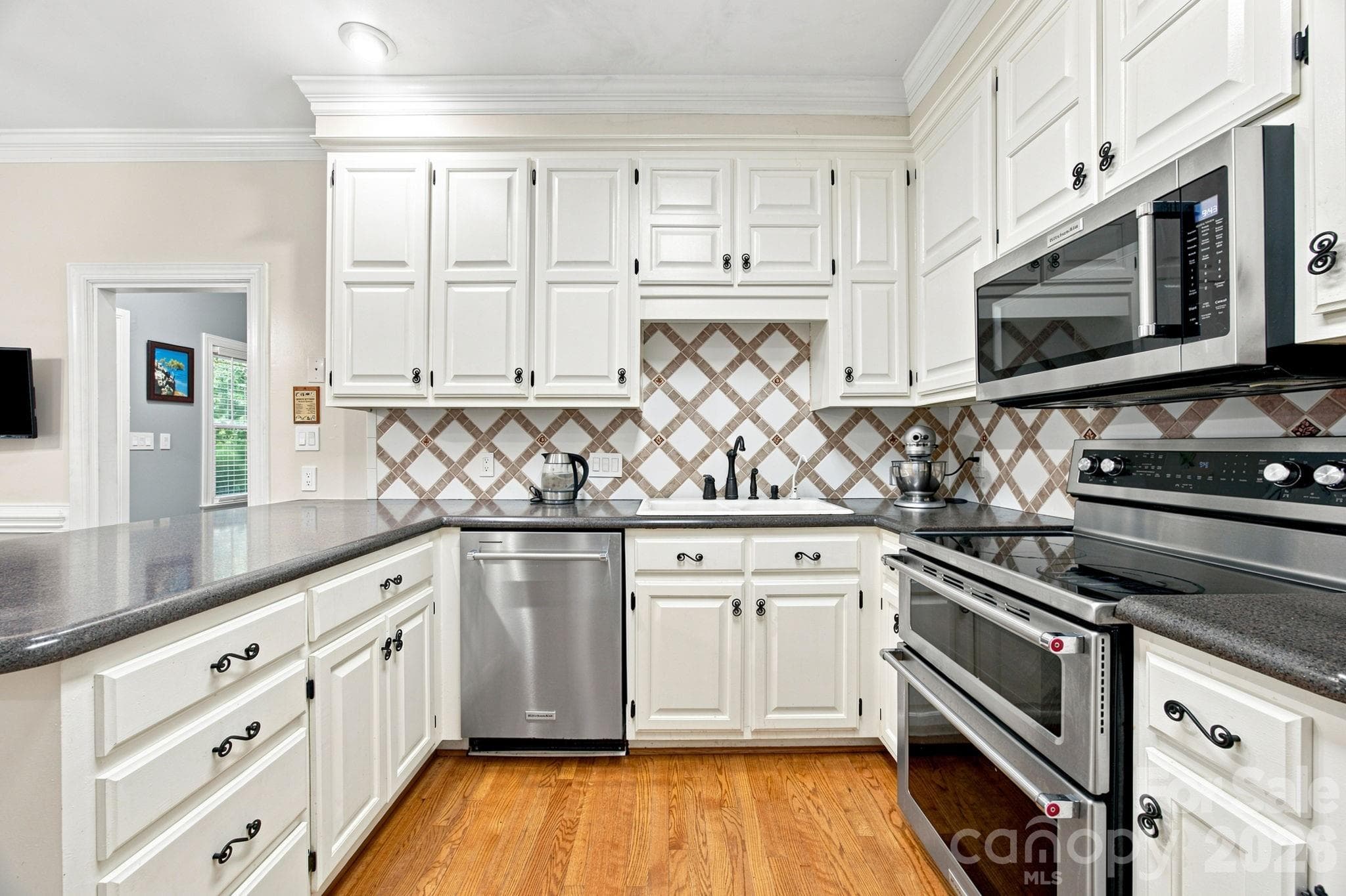 Single Family Residence at 115 Valley Glen Drive, Waxhaw, photo 18 of 40